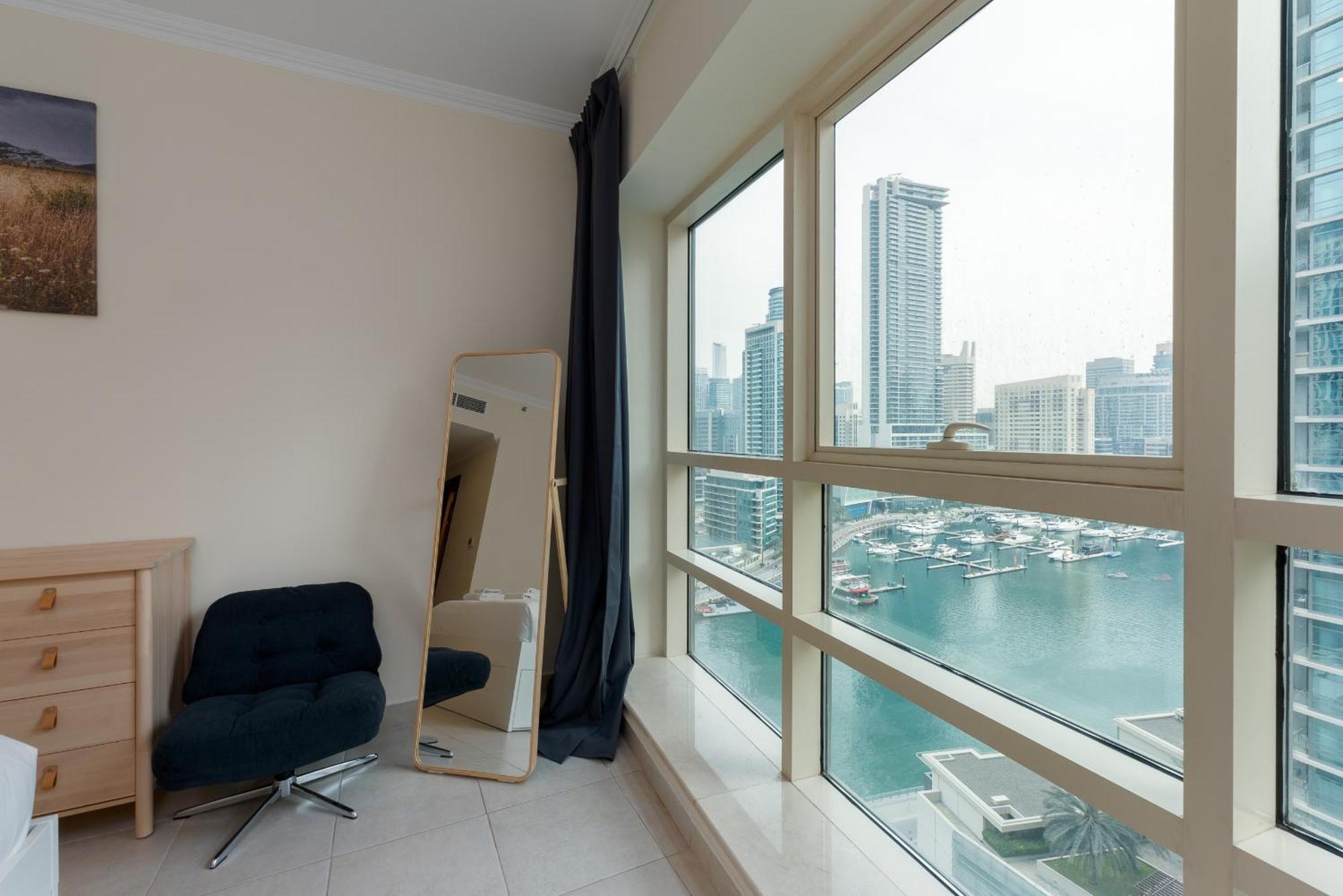 Marina Quays West, Marina - Mint Apartment *