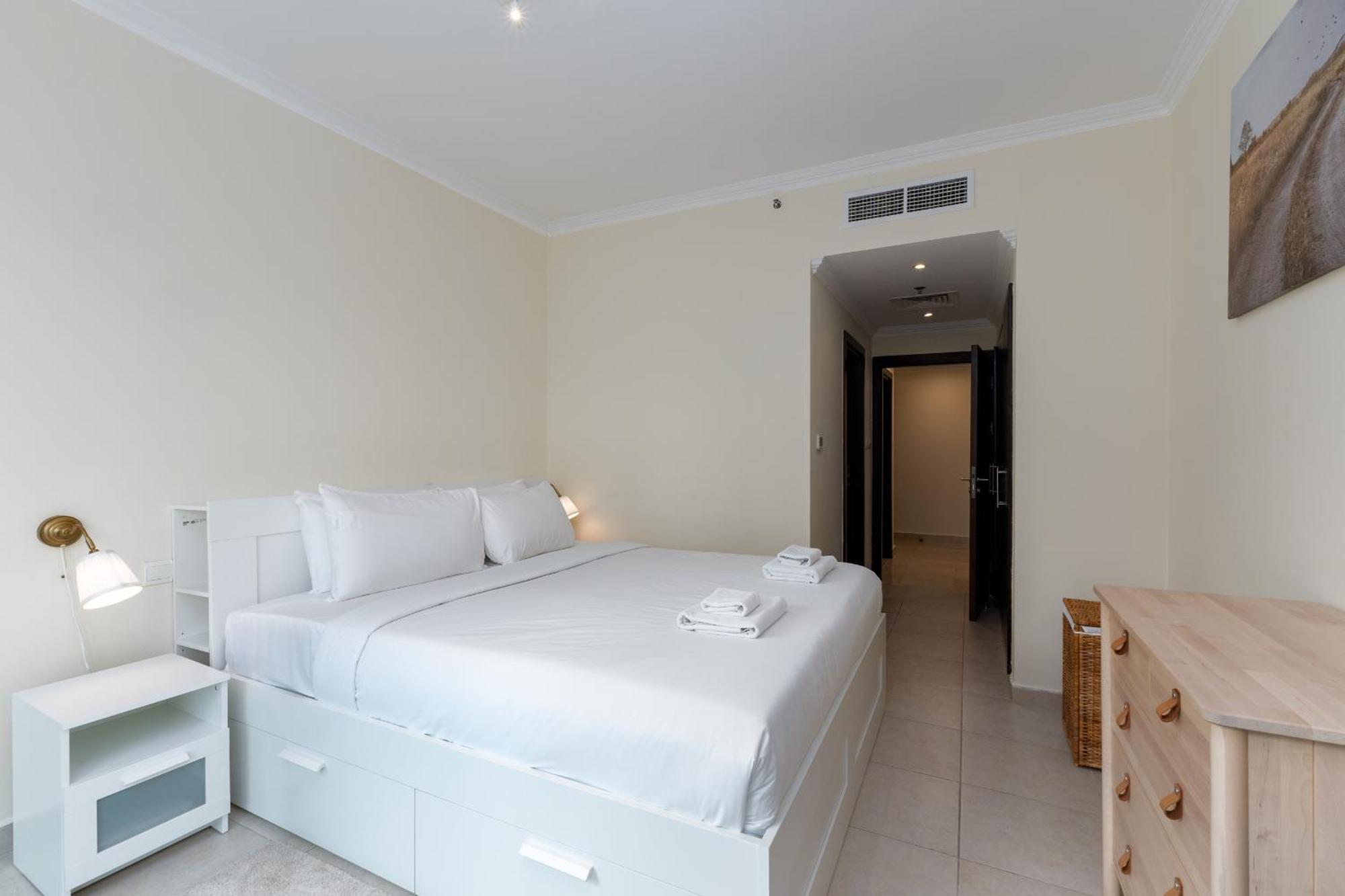 Apartment Marina Quays West, Marina - Mint *