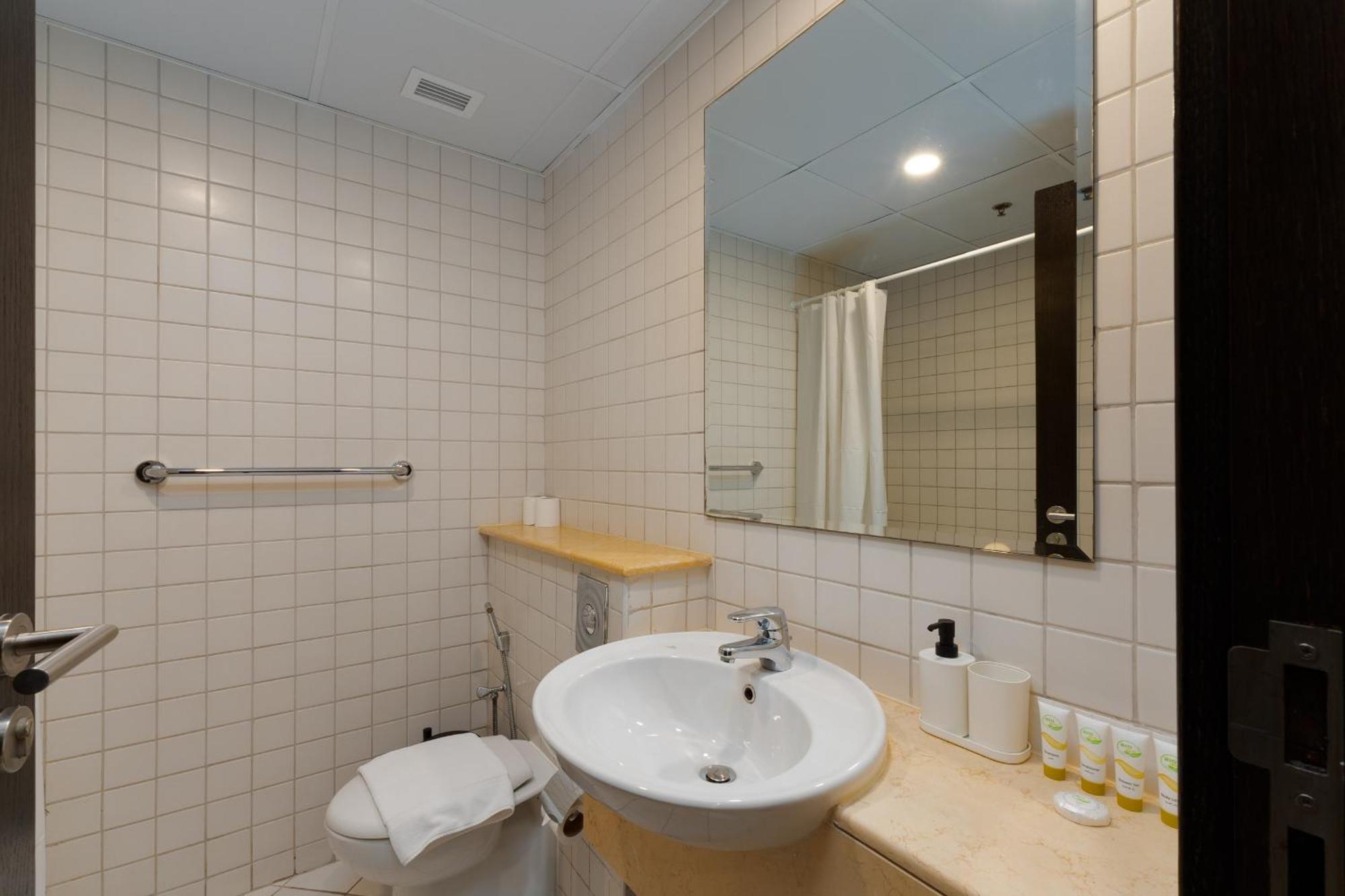 Marina Quays West, Marina - Mint Apartment