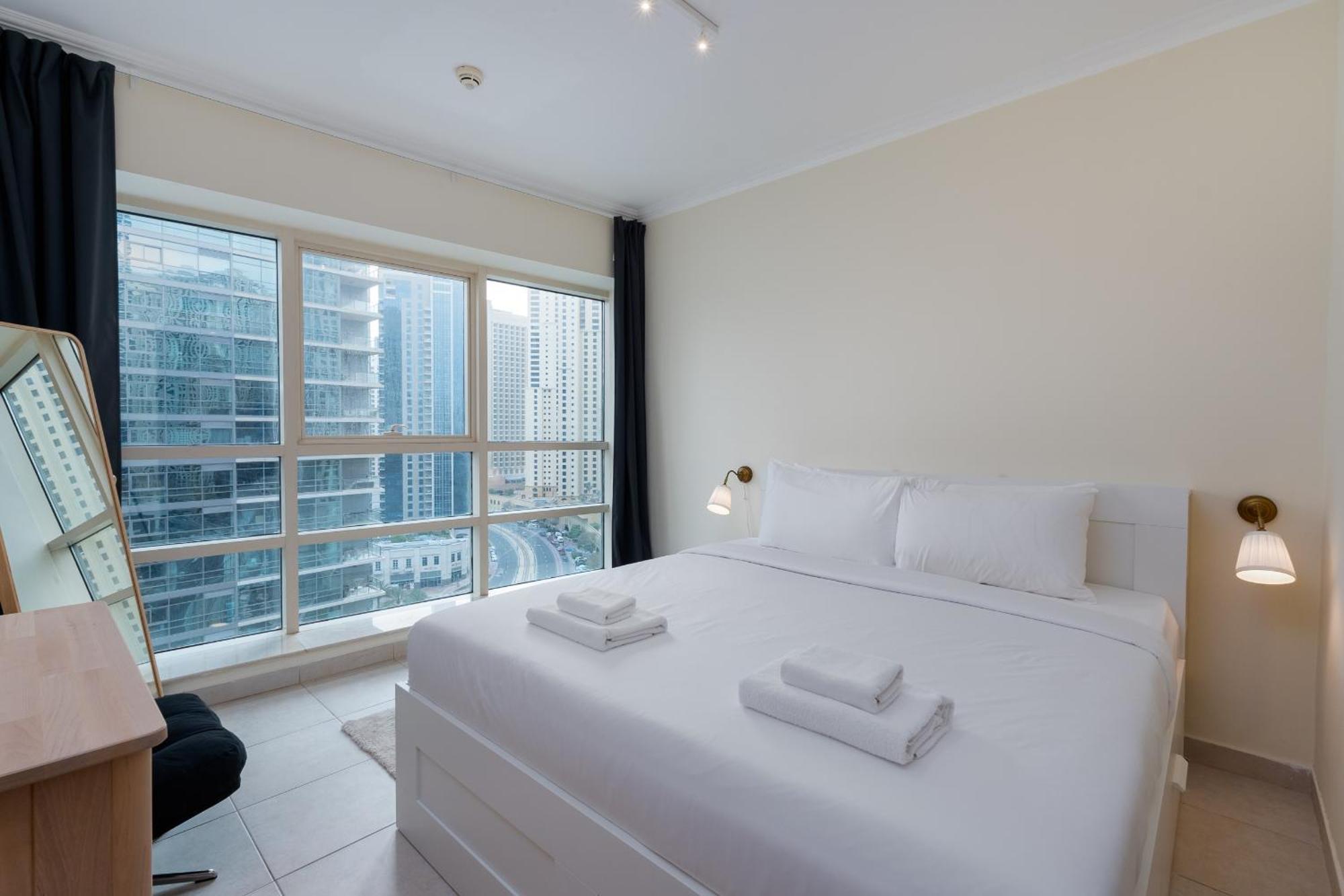 Marina Quays West, Marina - Mint Apartment