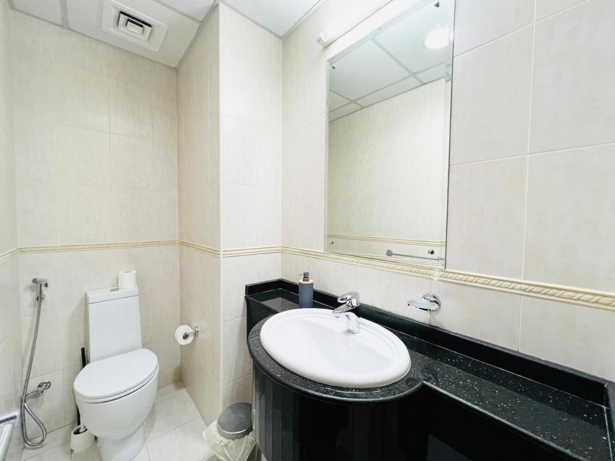 Sea View 1 Bedroom Flat, Luxury Amenities, Near & Tram With Free Parking In Marina Appartement