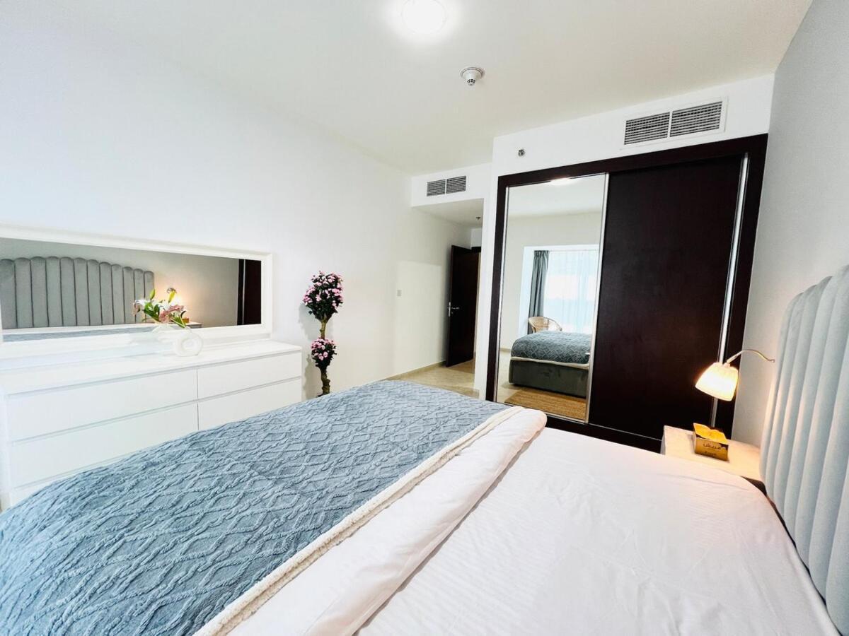 Sea View 1 Bedroom Flat, Luxury Amenities, Near & Tram With Free Parking In Marina *