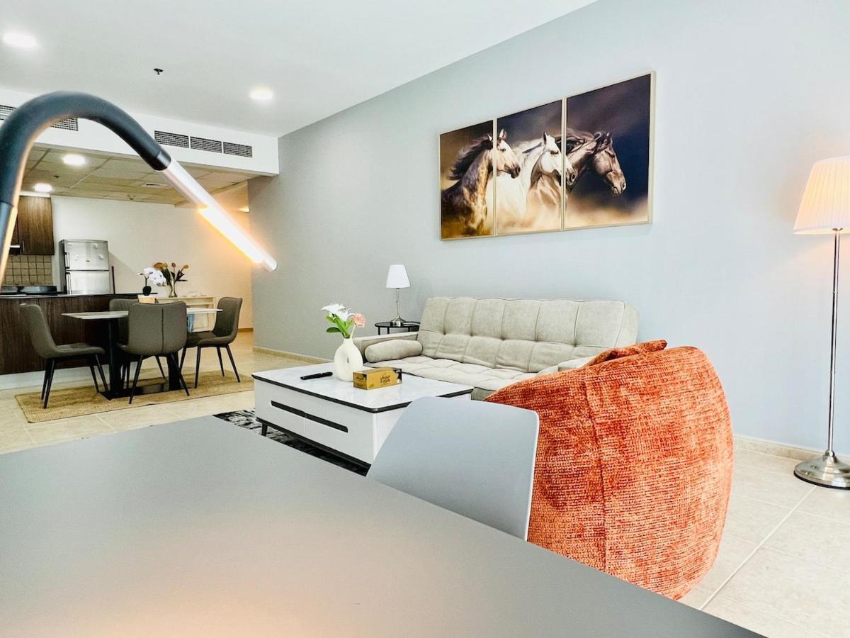Sea View 1 Bedroom Flat, Luxury Amenities, Near & Tram With Free Parking In Marina