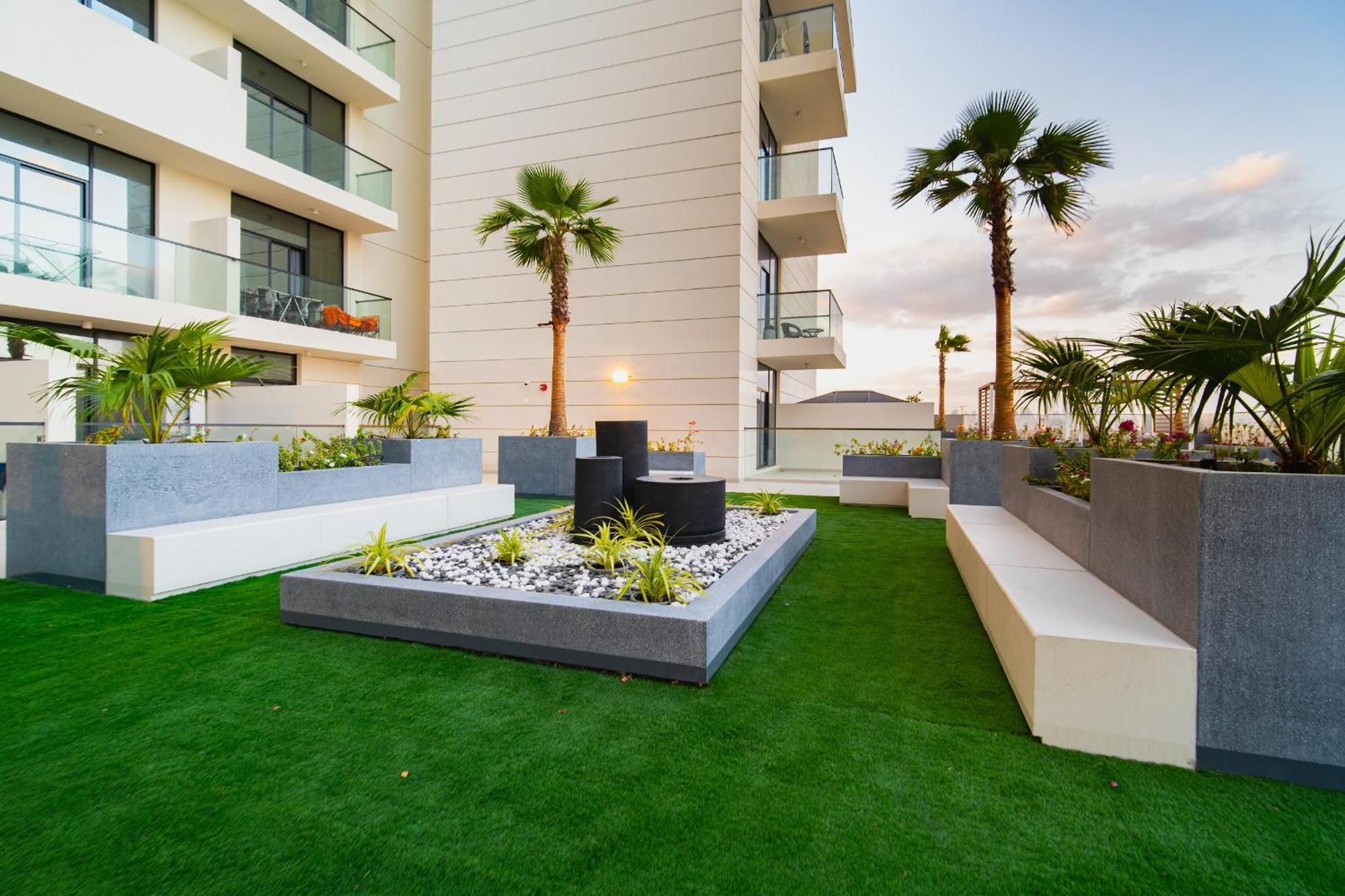 Apartamento Sunny Studio, Pool, Views, Near Metro *
