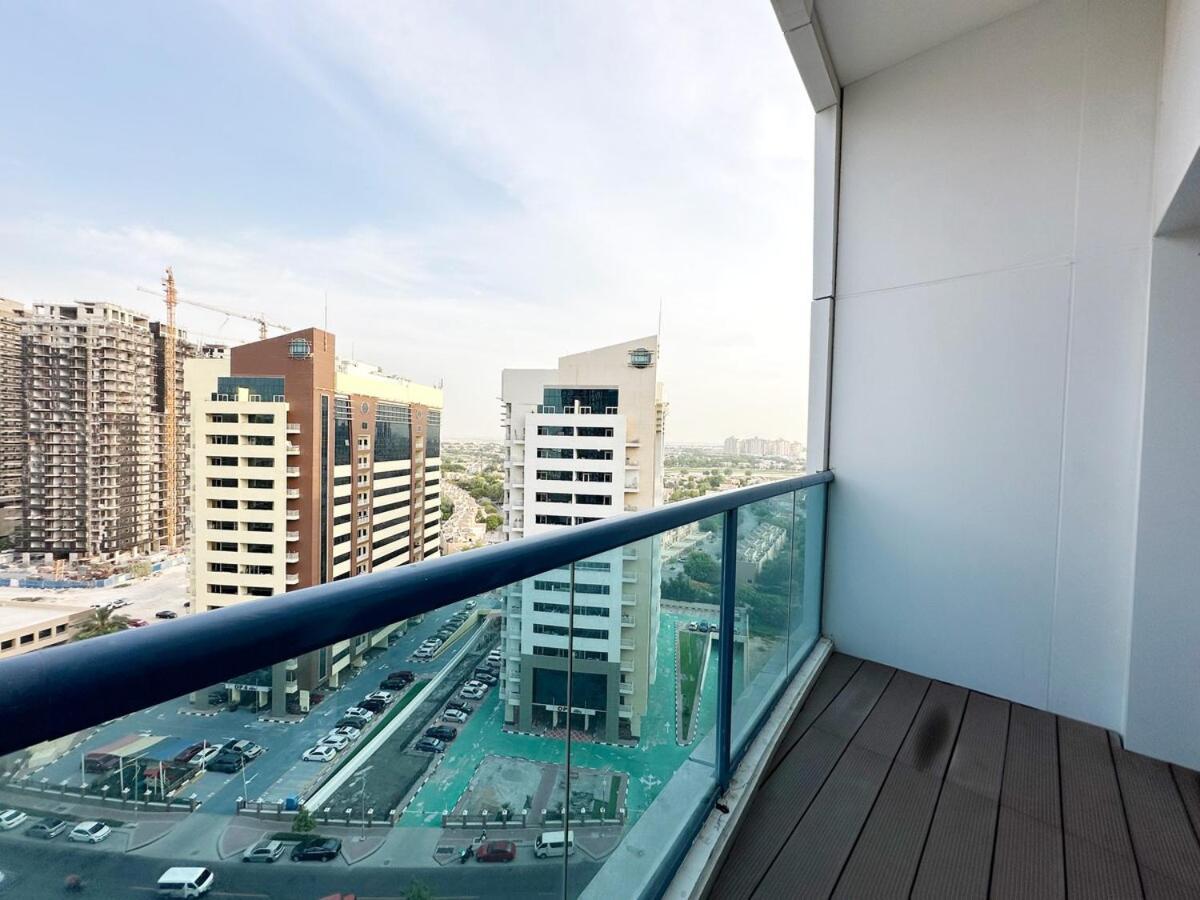 1bedroom With Portable Bed In Living Area Appartement Dubaï