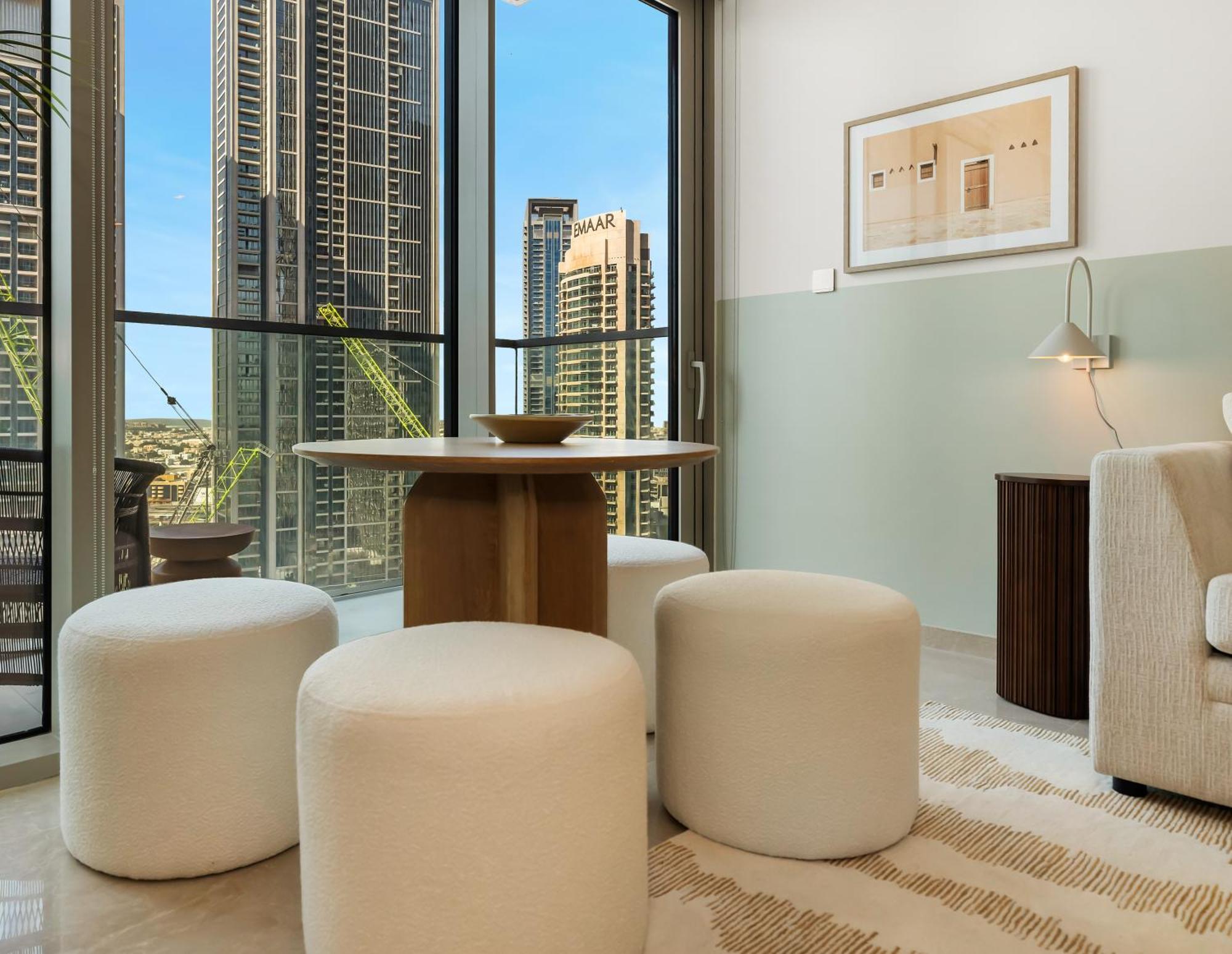 1 Bedroom High End Luxurios Building Next To Mall