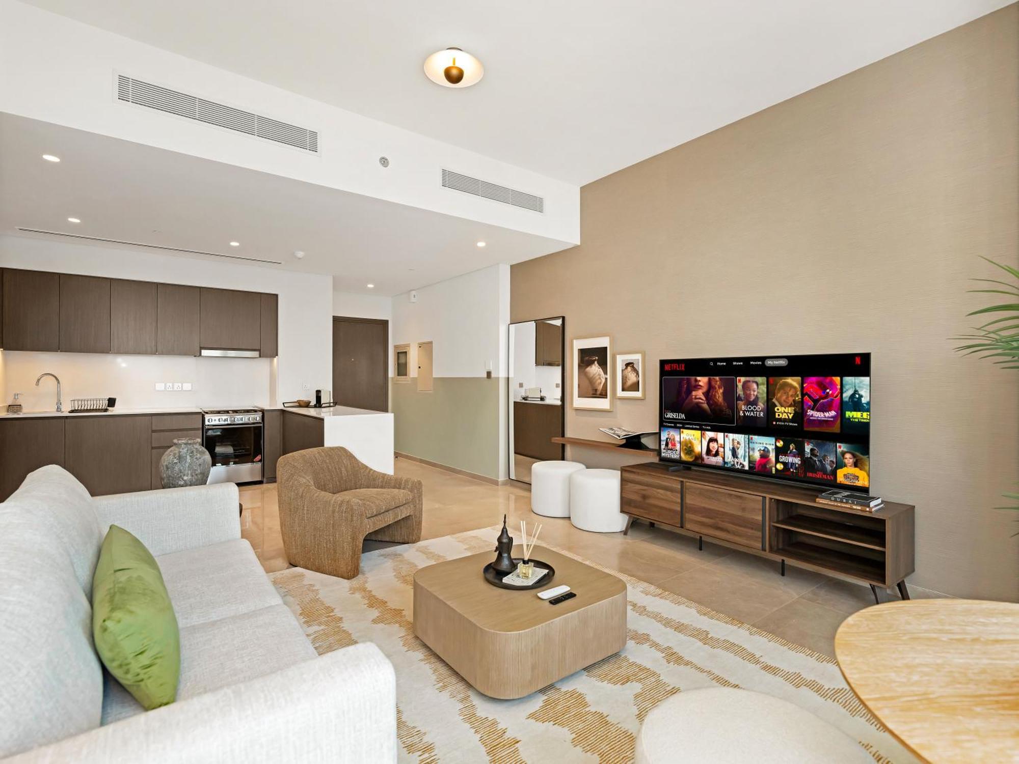 1 Bedroom High End Luxurios Building Next To Mall * Dubai