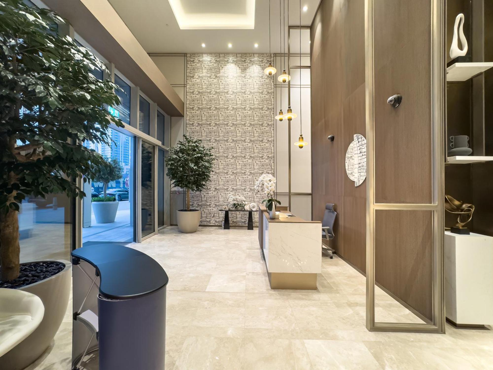 Apartment 1 Bedroom High End Luxurios Building Next To Mall *