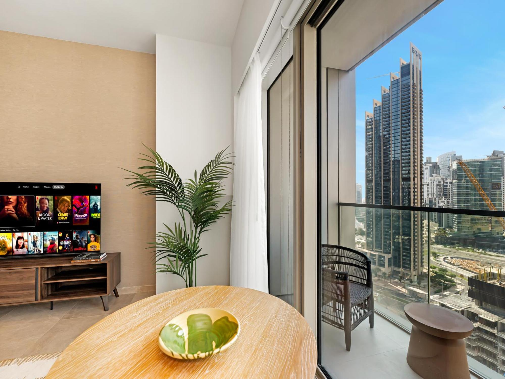 1 Bedroom High End Luxurios Building Next To Mall Apartment Dubai