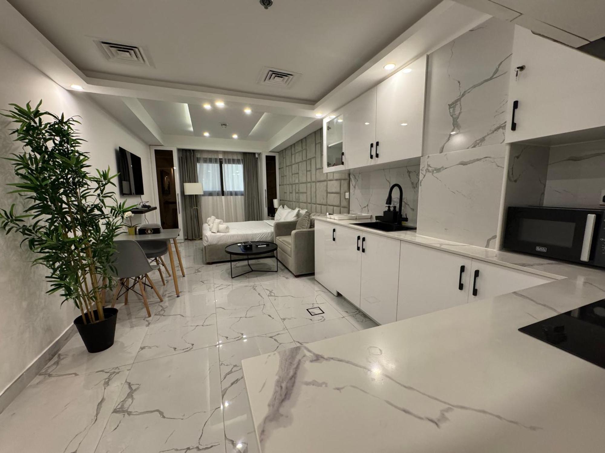 Modern & Stylish Retreat