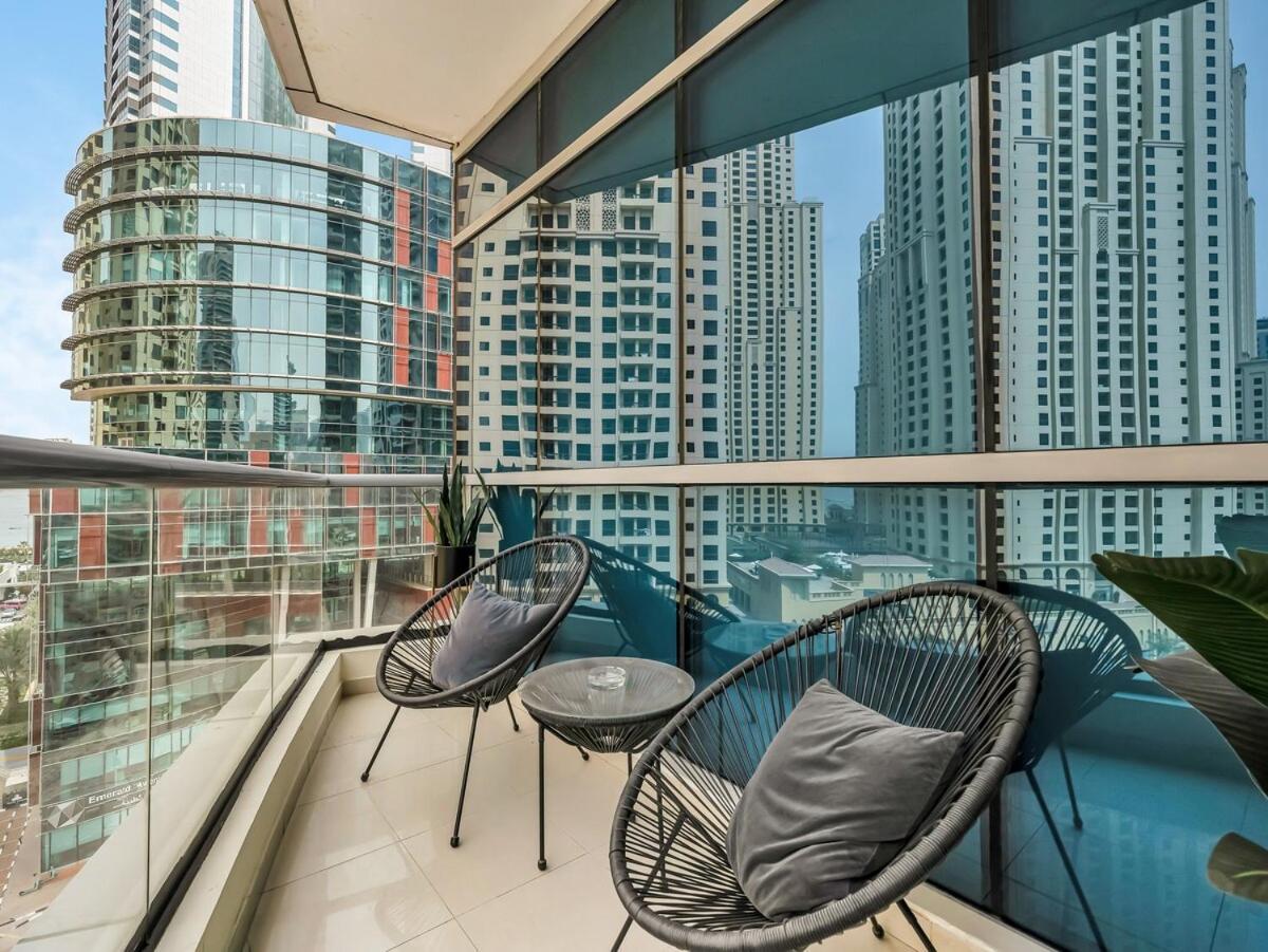 Bay Modern *