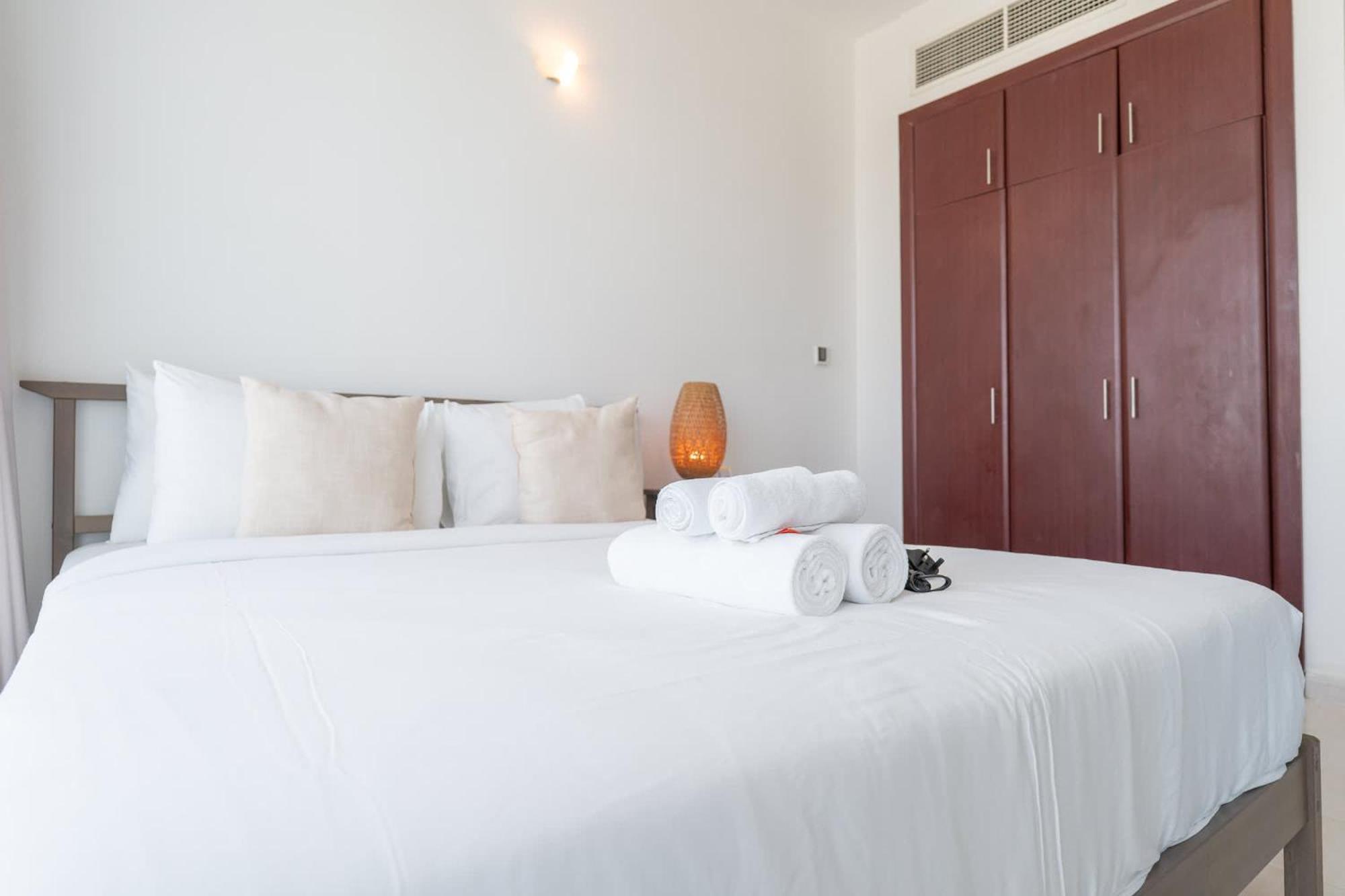 Modern 1-bed With Scenic Golf Course View *