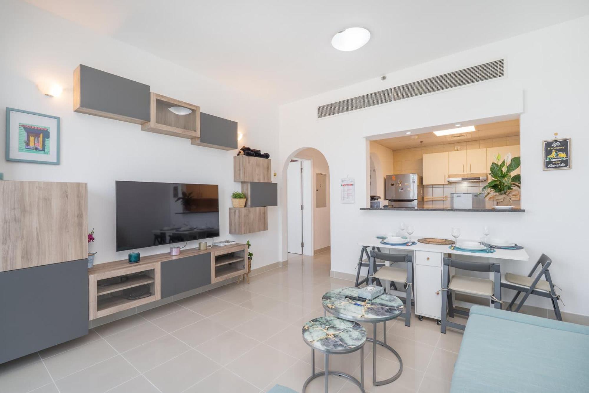 Modern 1-bed With Scenic Golf Course View
