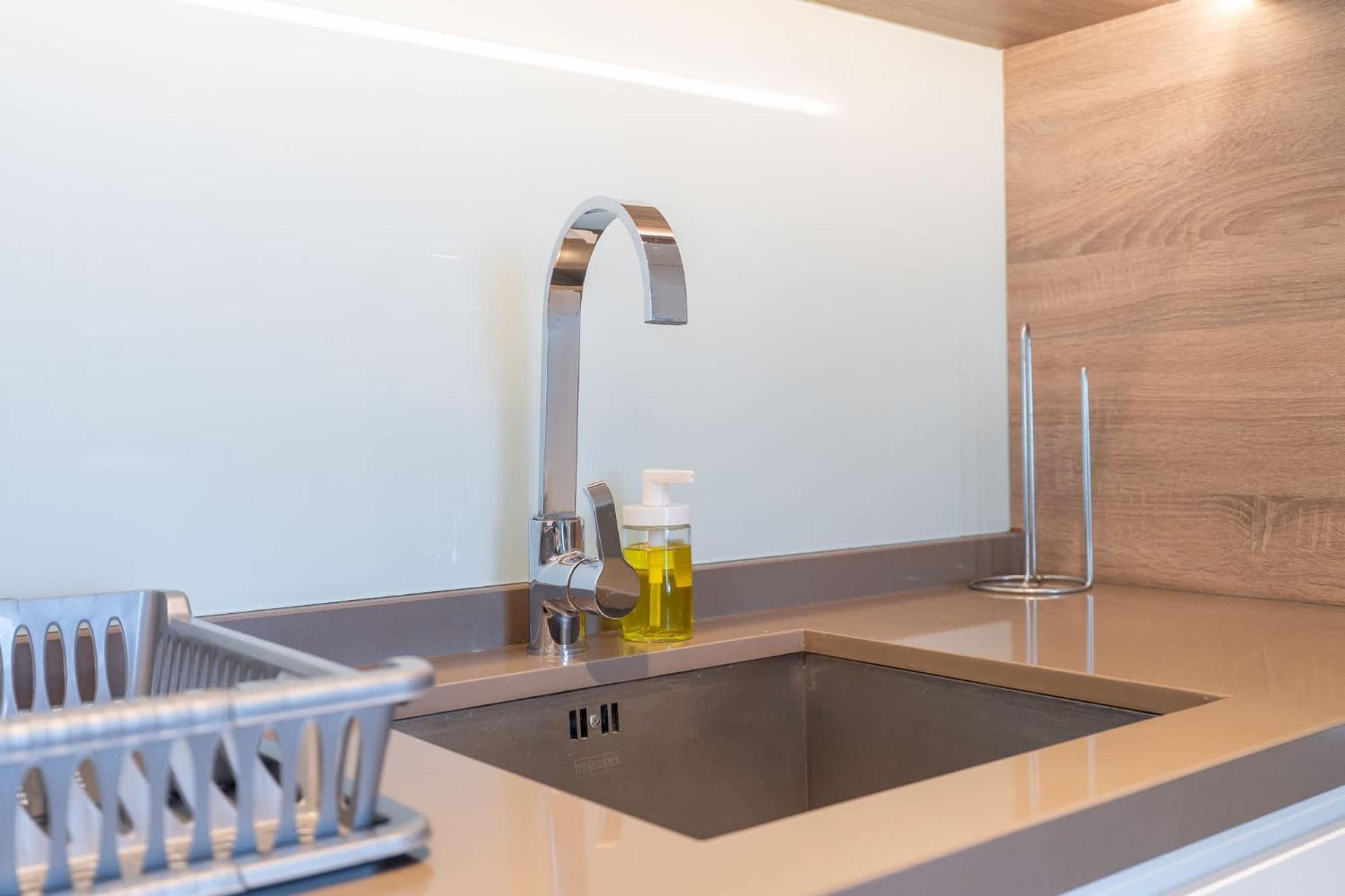 Modern 1-bed With Partial Sea & Marina View *