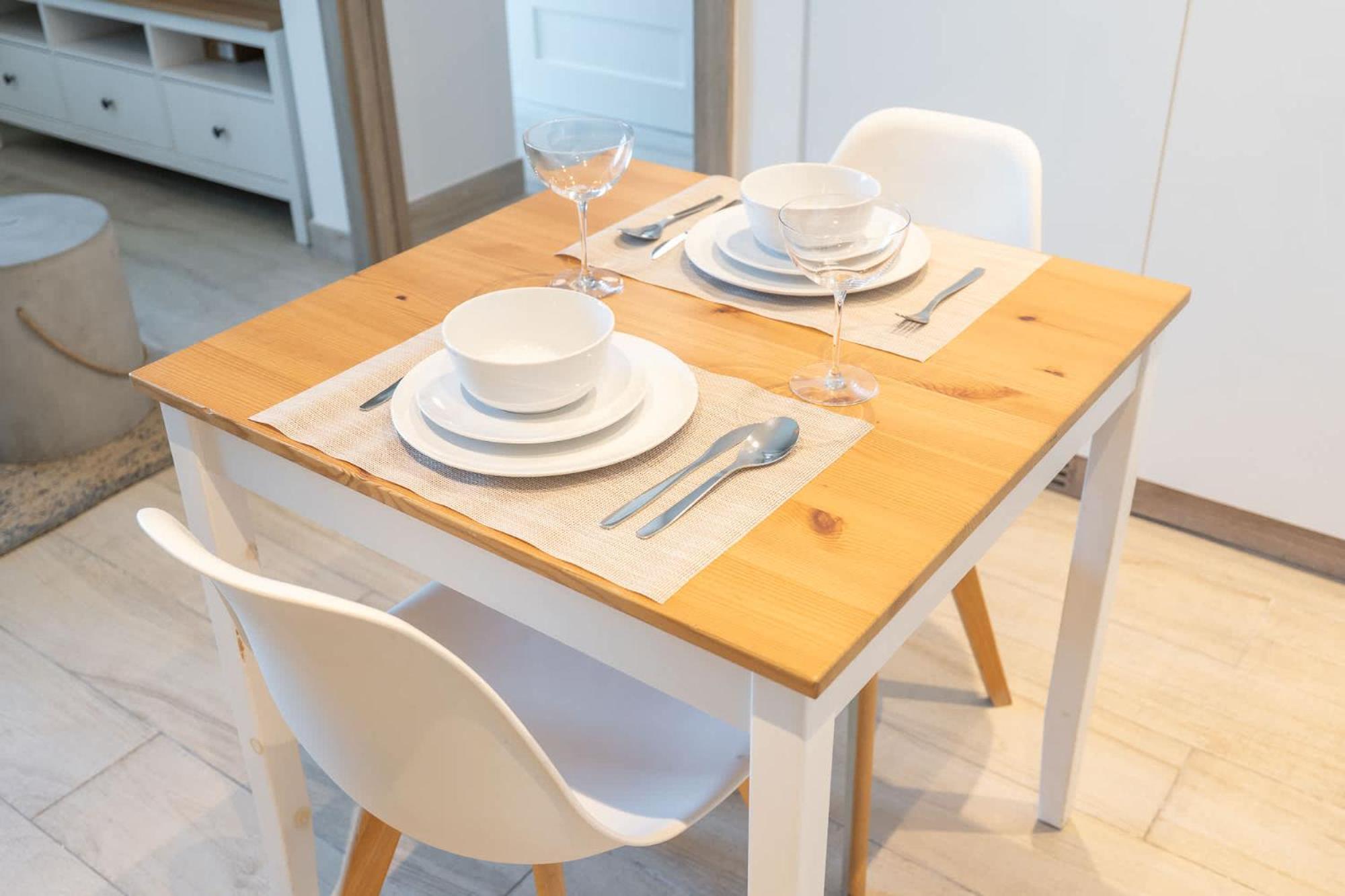 Modern 1-bed With Partial Sea & Marina View Appartement