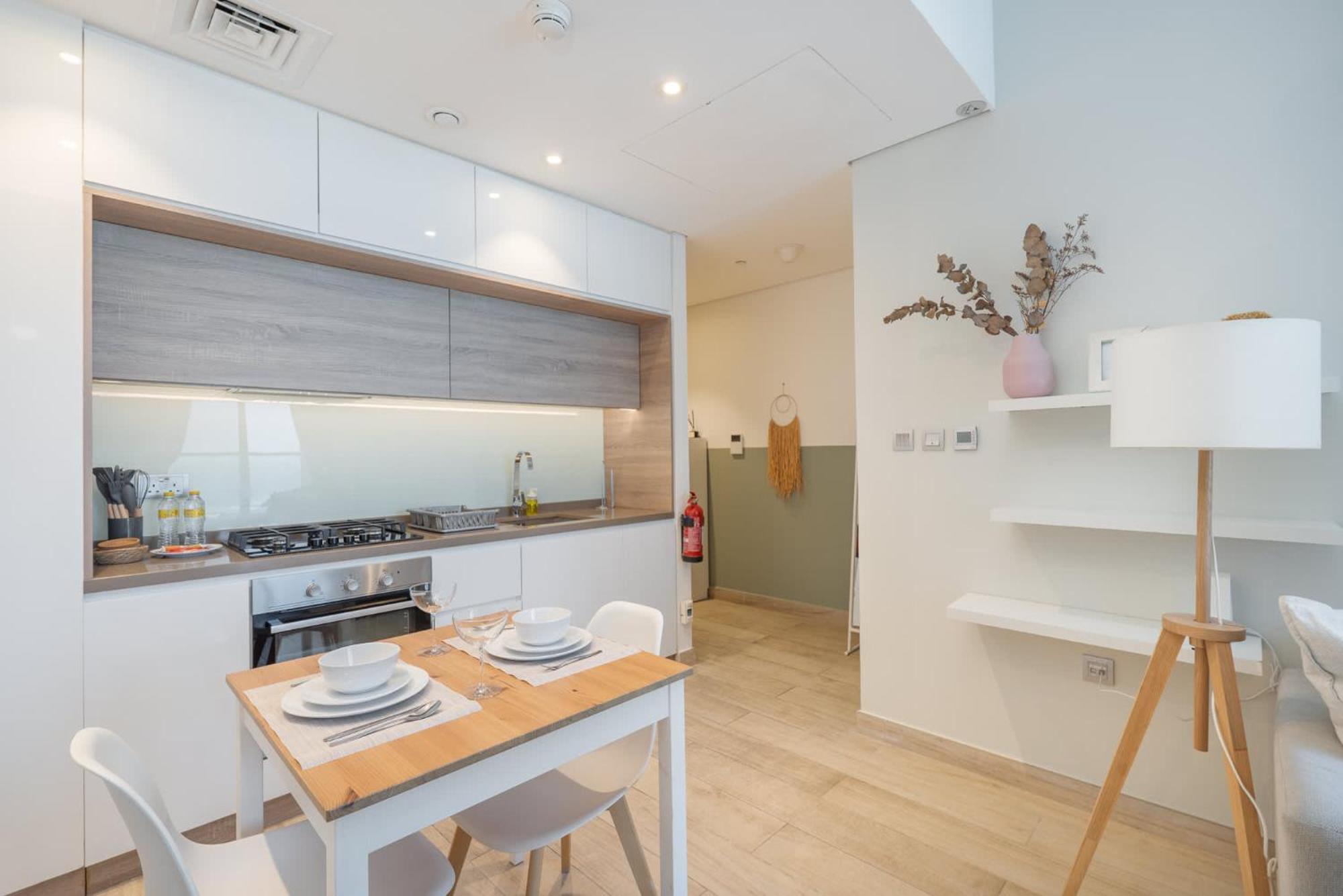 Modern 1-bed With Partial Sea & Marina View Appartement Dubaï
