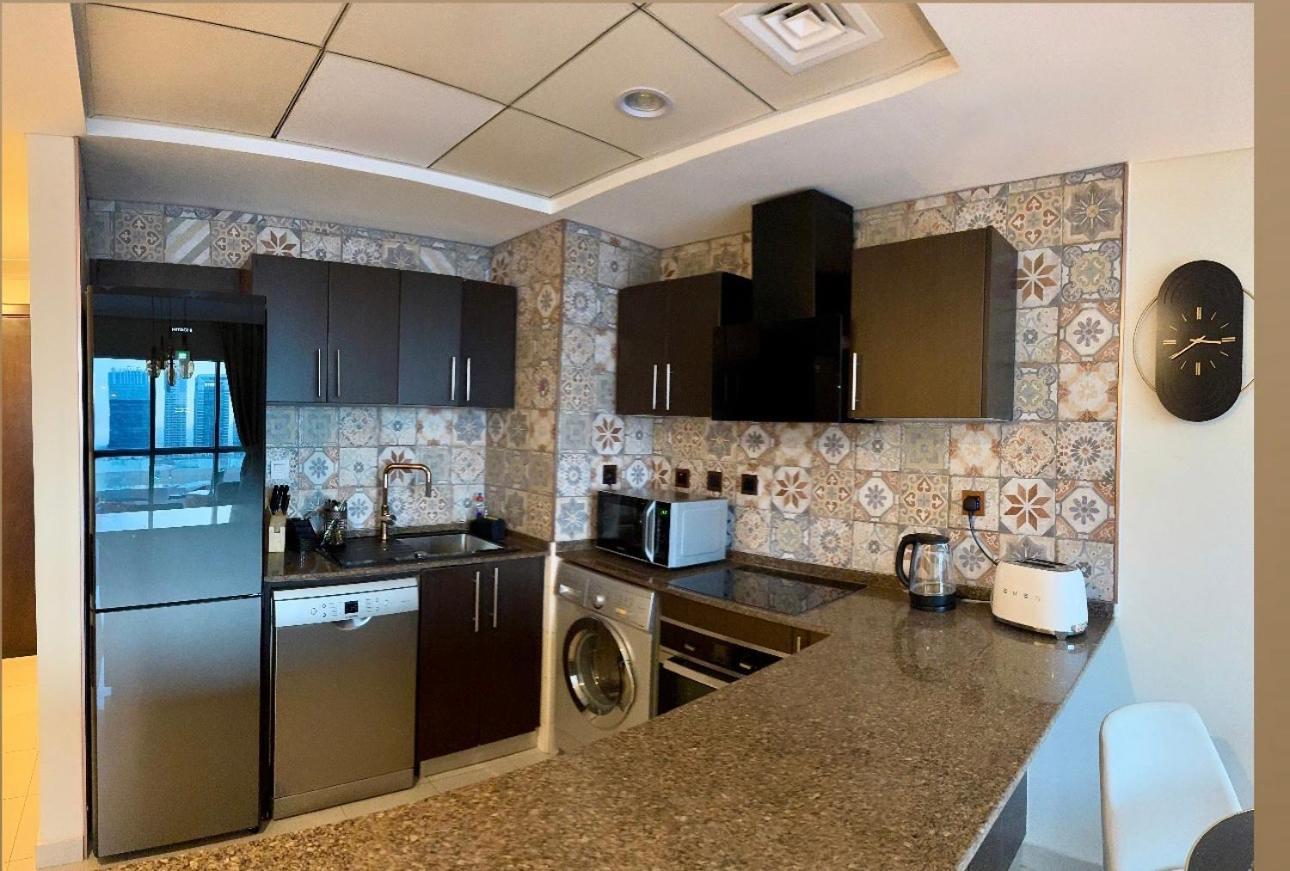 Appartement Intercontinental Marina Full Marina View With Balcony, Marina Mall, Large 1 Bedroom Apartment, Kitchen, 2 Toilets, 1 Parking, Swimming Pool And Gym Free Access, Paid Breakfast Dubaï