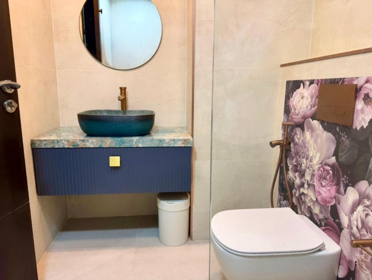 Intercontinental Marina Full Marina View With Balcony, Marina Mall, Large 1 Bedroom Apartment, Kitchen, 2 Toilets, 1 Parking, Swimming Pool And Gym Free Access, Paid Breakfast