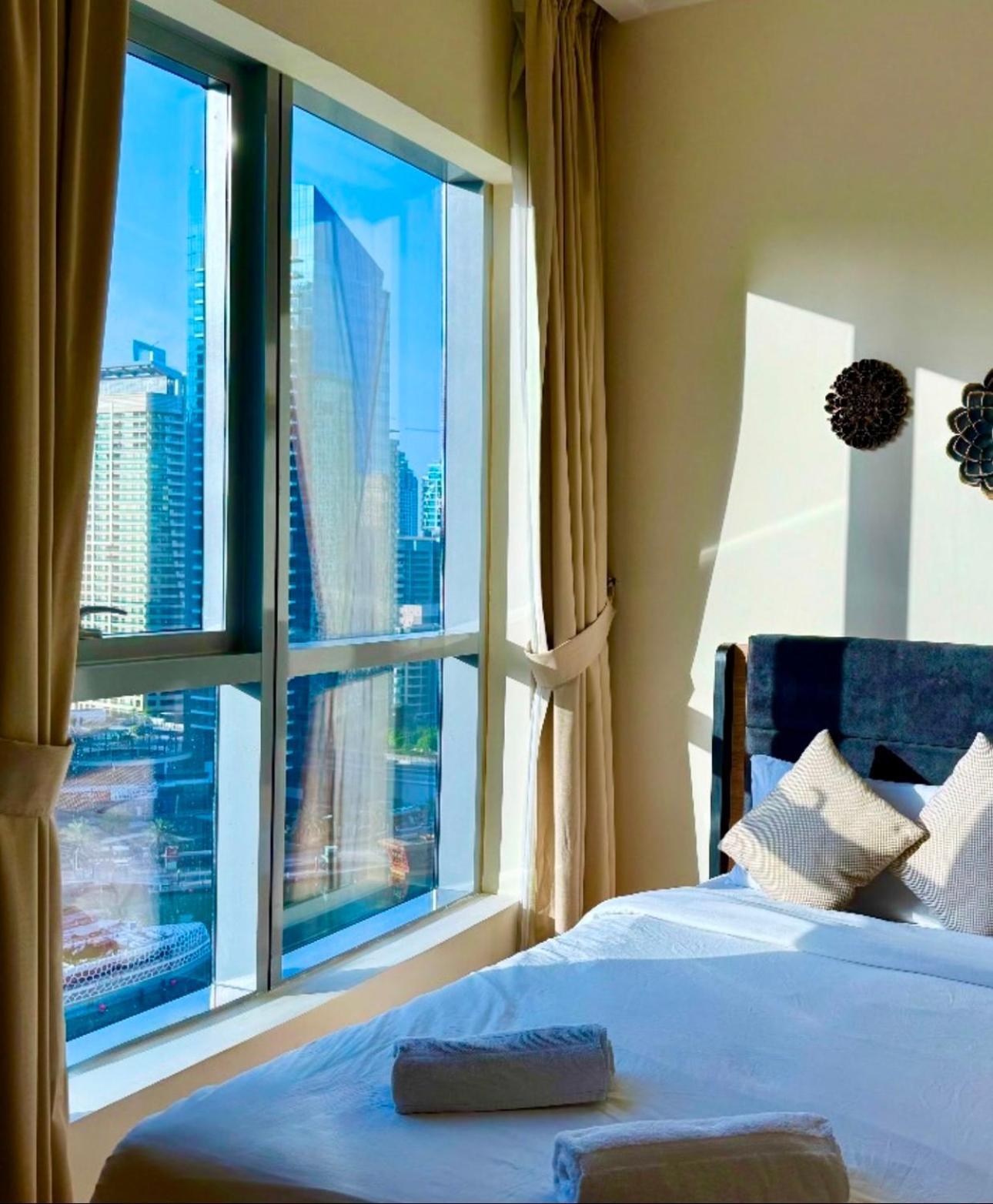 Intercontinental Marina Full Marina View With Balcony, Marina Mall, Large 1 Bedroom Apartment, Kitchen, 2 Toilets, 1 Parking, Swimming Pool And Gym Free Access, Paid Breakfast