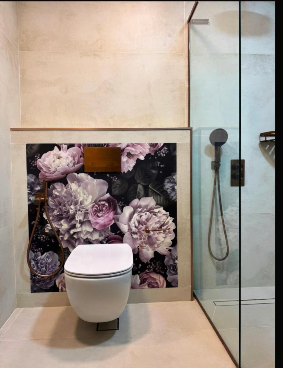 Intercontinental Marina Full Marina View With Balcony, Marina Mall, Large 1 Bedroom Apartment, Kitchen, 2 Toilets, 1 Parking, Swimming Pool And Gym Free Access, Paid Breakfast Appartement Dubaï