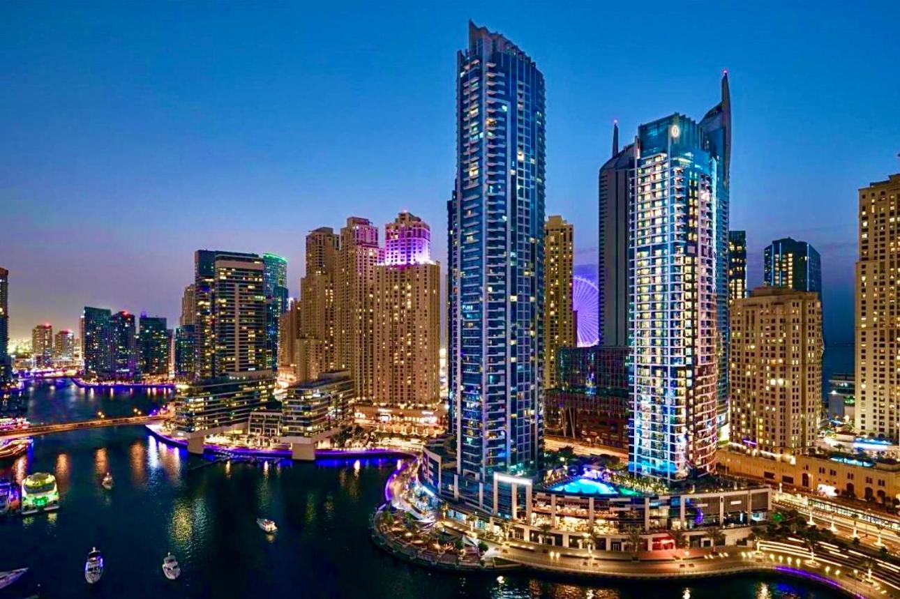 Intercontinental Marina Full Marina View With Balcony, Marina Mall, Large 1 Bedroom Apartment, Kitchen, 2 Toilets, 1 Parking, Swimming Pool And Gym Free Access, Paid Breakfast Dubai