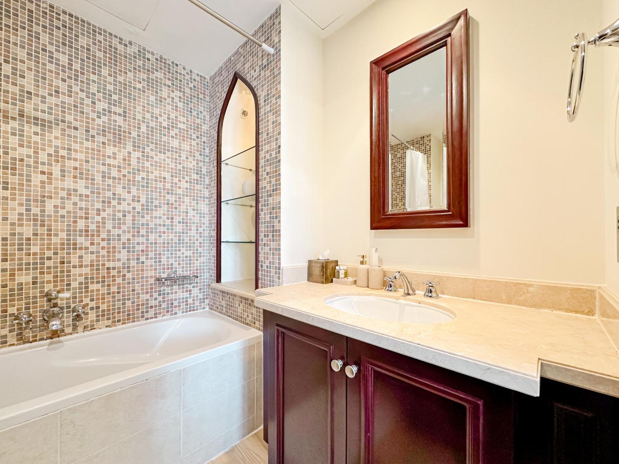 Royal Escape In Old Town With Burj Views By Sbh Appartement Dubaï