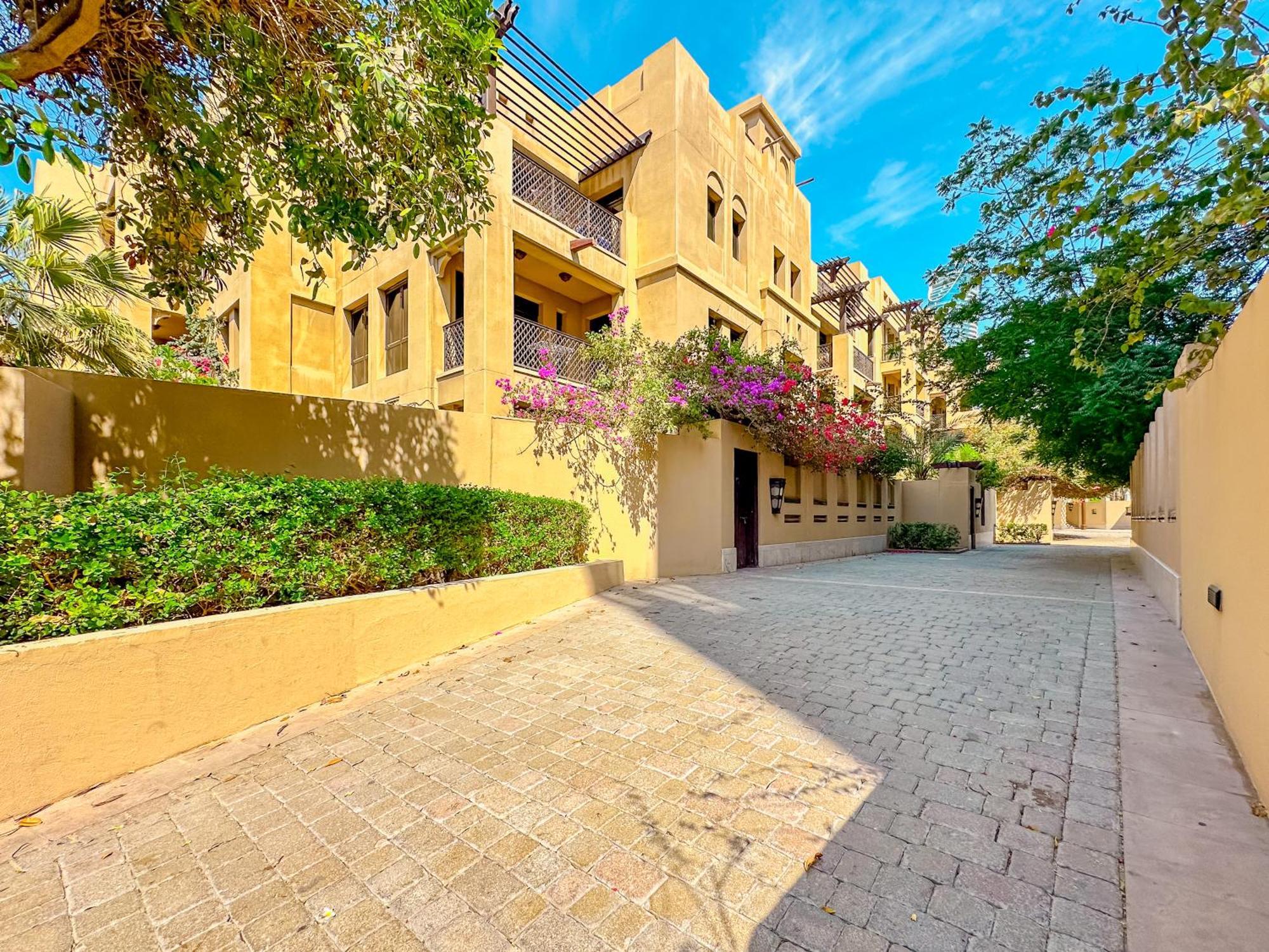 Royal Escape In Old Town With Burj Views By Sbh Appartement *