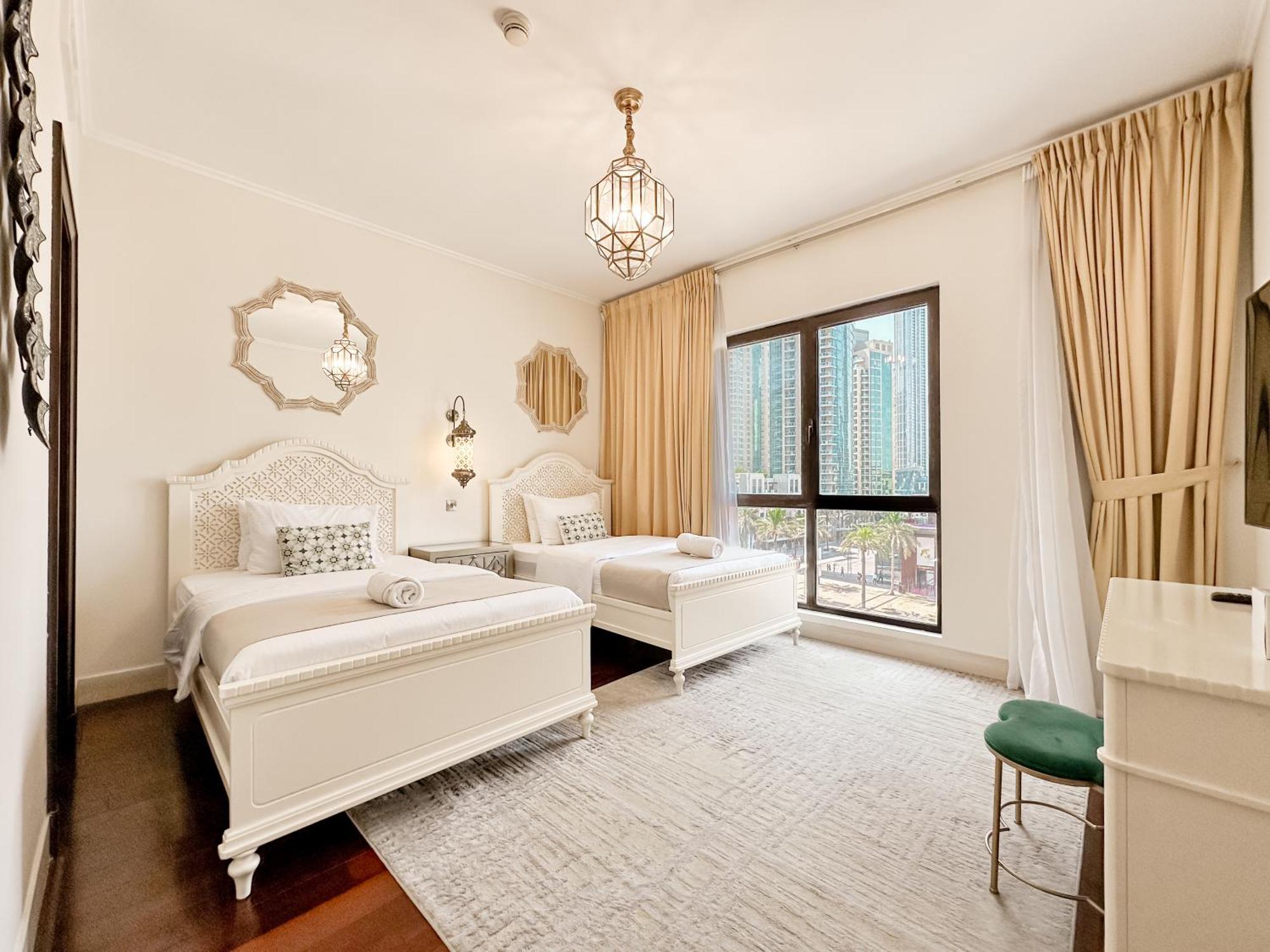 Royal Living Burj Views In Iconic Old Town By Sbh Apartment Dubai