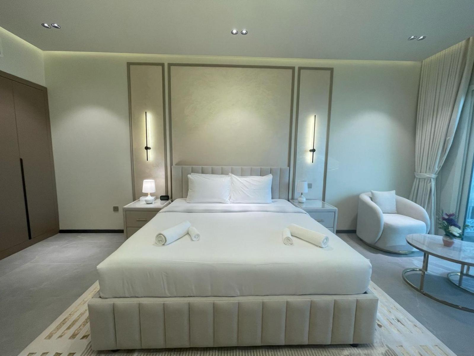In Burj View Residence, Arjan - Allsopp & Allsopp *