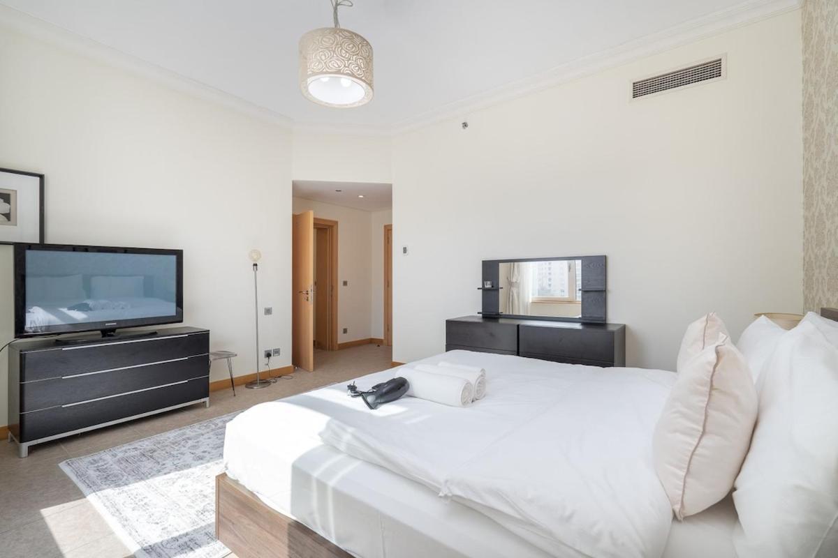 Superb 3br Near In Palm Jumeirah *