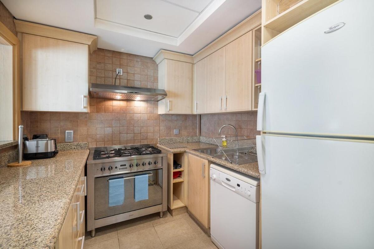Superb 3br Near In Palm Jumeirah
