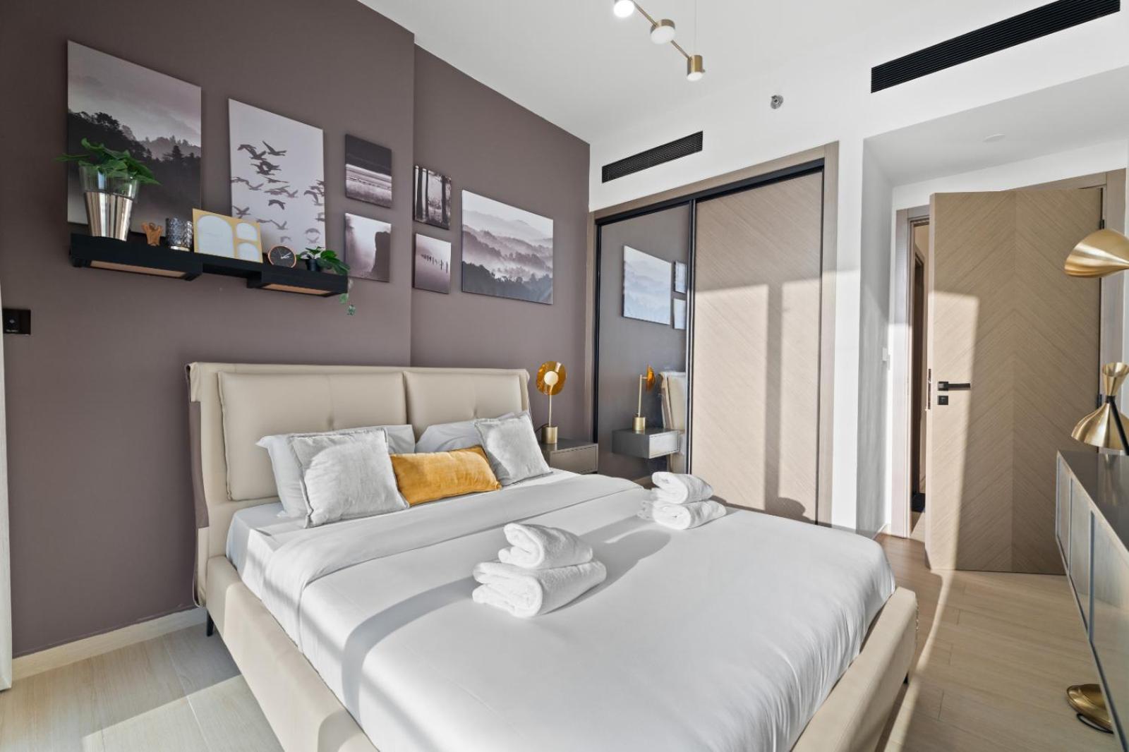 Stylish 1br W Skyline Views & Balcony Appartement Dubaï