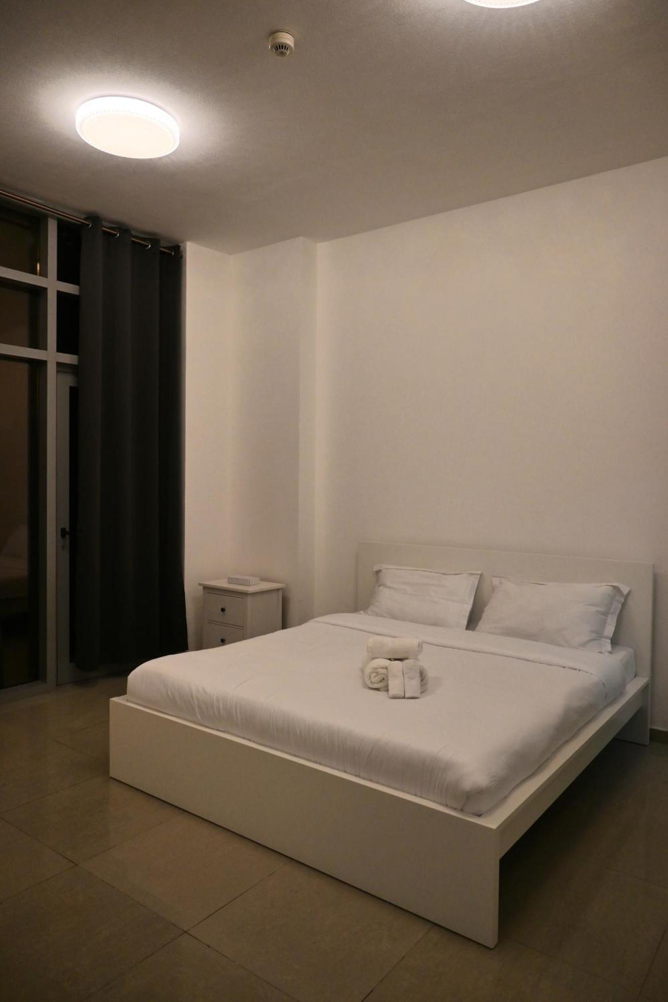Great Flat Near Marina & With Amazing View, Many Activities & En-suite Apartment Dubai