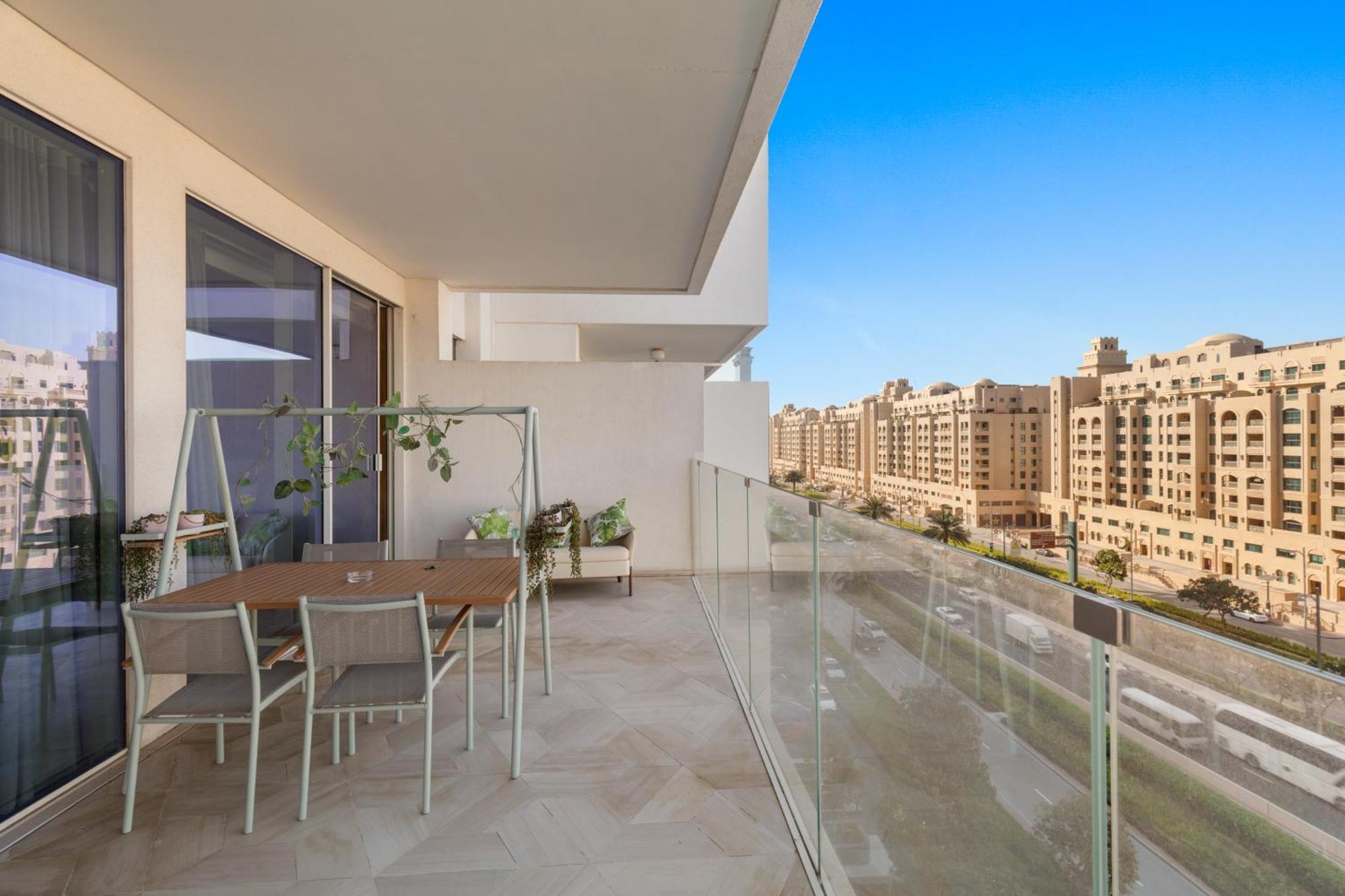 Sea View 2bdr Apartment, Pool And Access