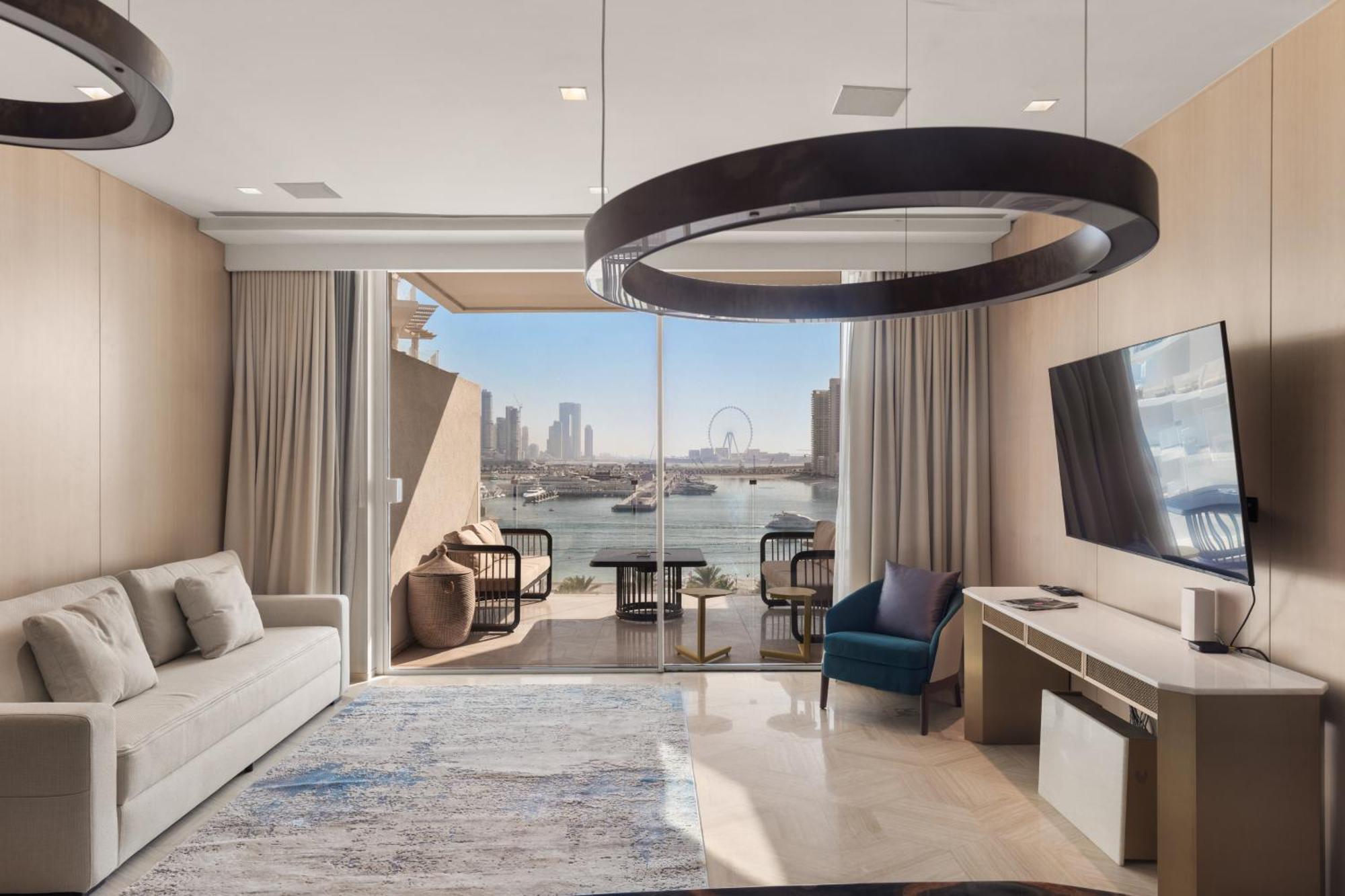 Apartamento Sea View 2bdr Apartment, Pool And Access Dubai