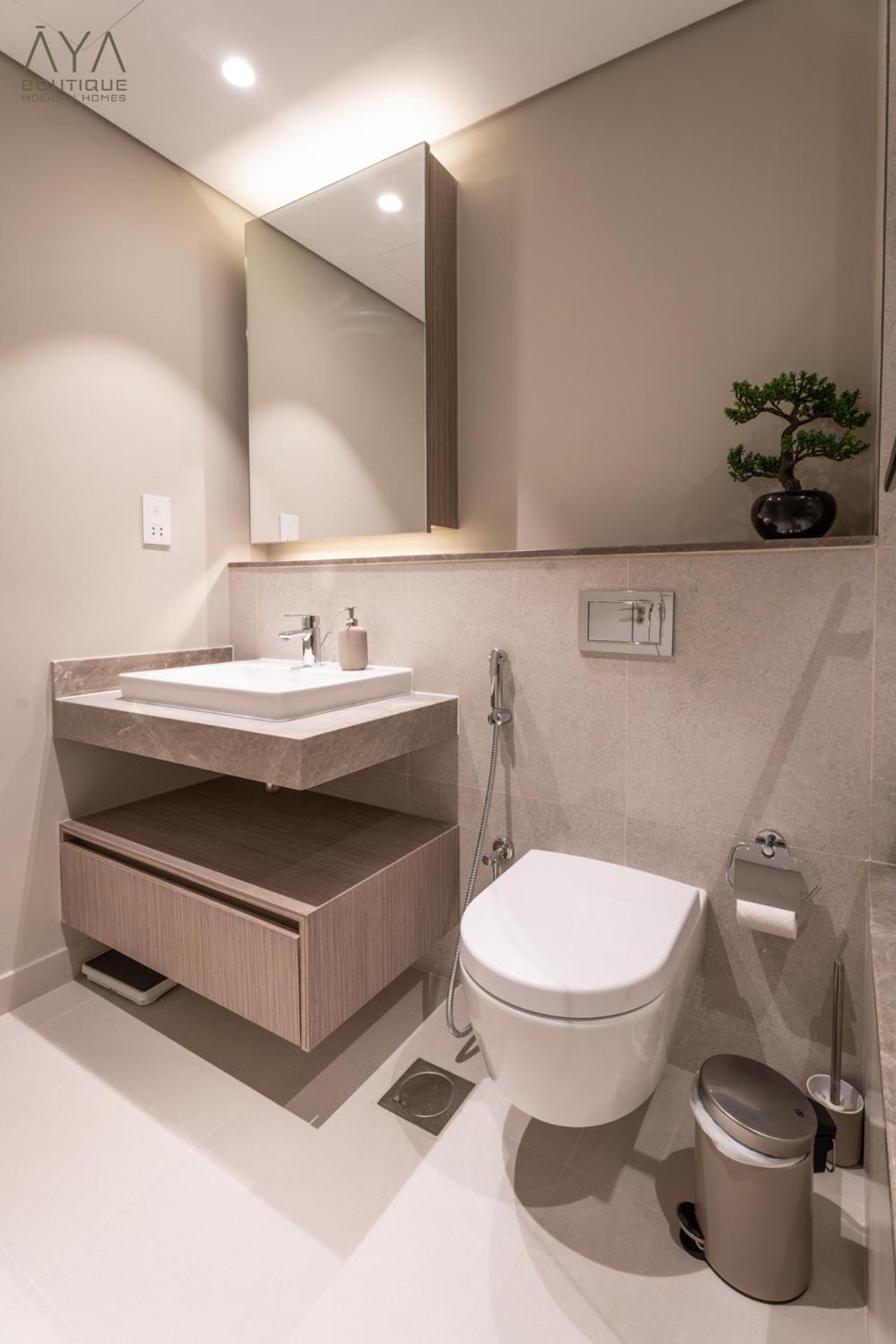 Apartment Elegant Luxury With Stunning Views In Creek Harbour Dubai