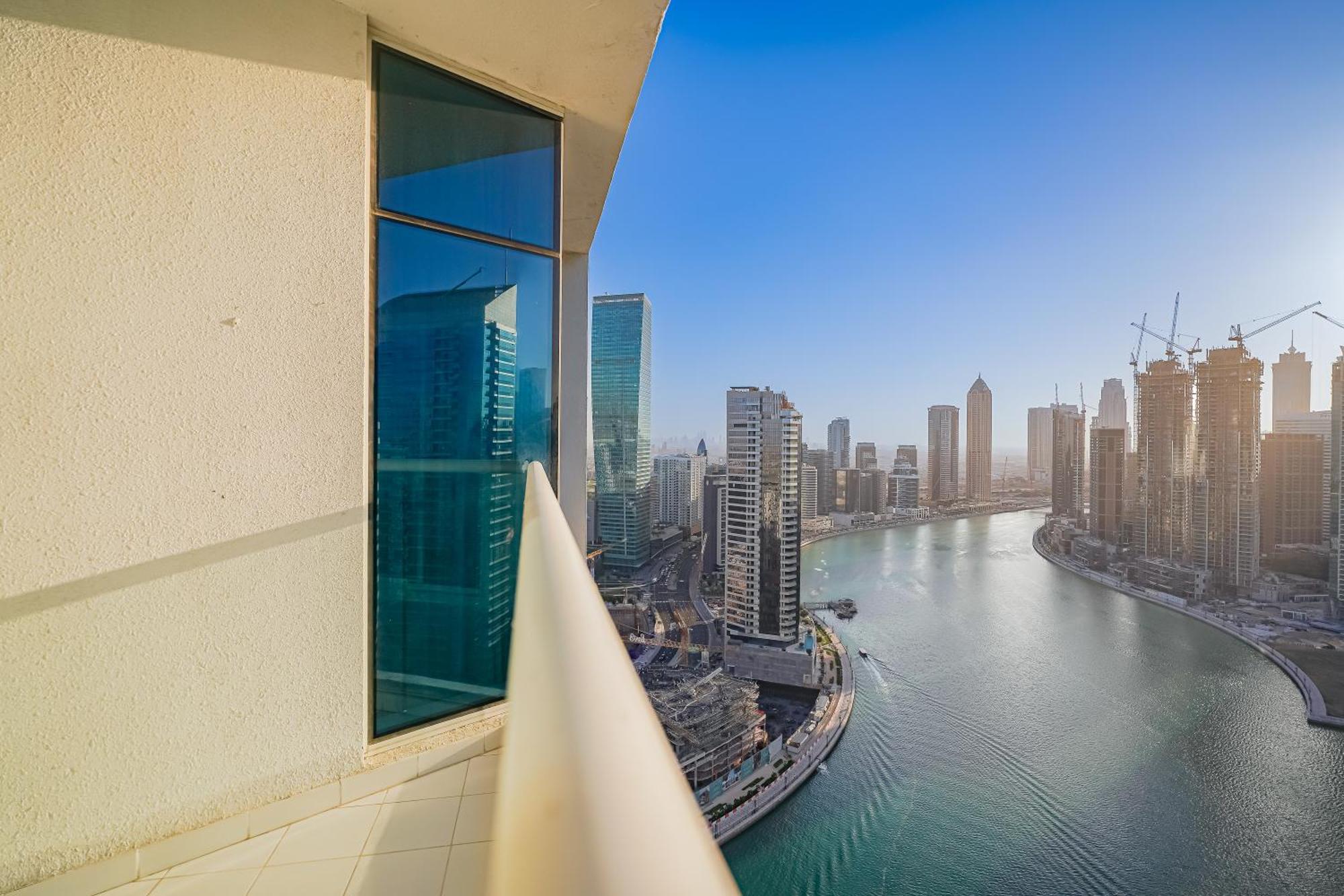 Escape 24 - Luxury In Damac Maison Prive Business Bay Apartemen Dubai