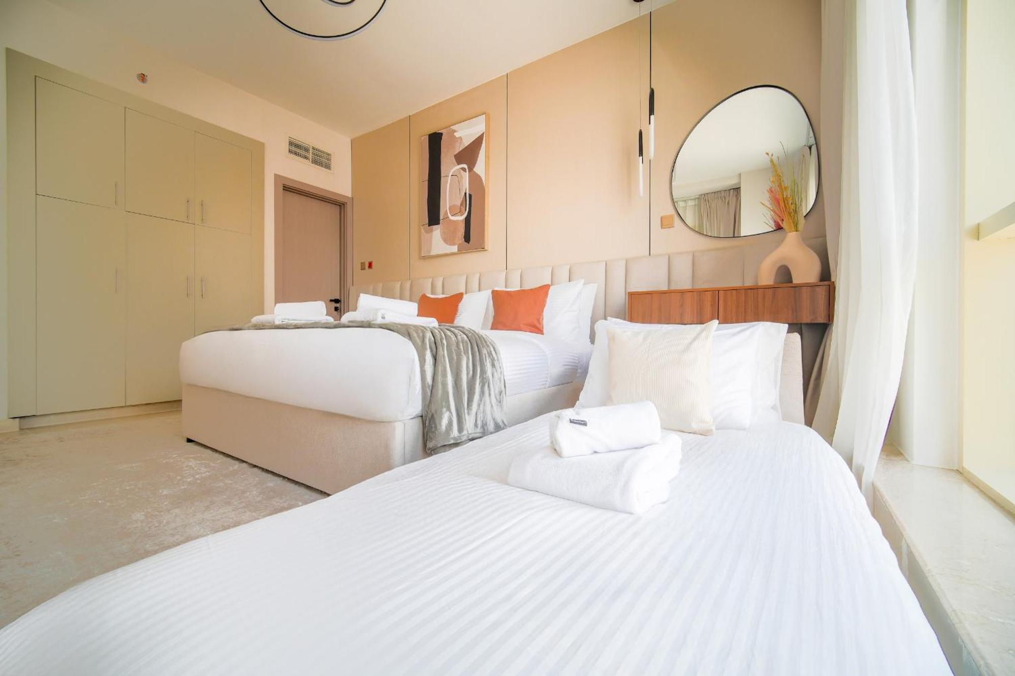 Walk To Jbr - Free Baby Gear - Marina View 2br With Terrace