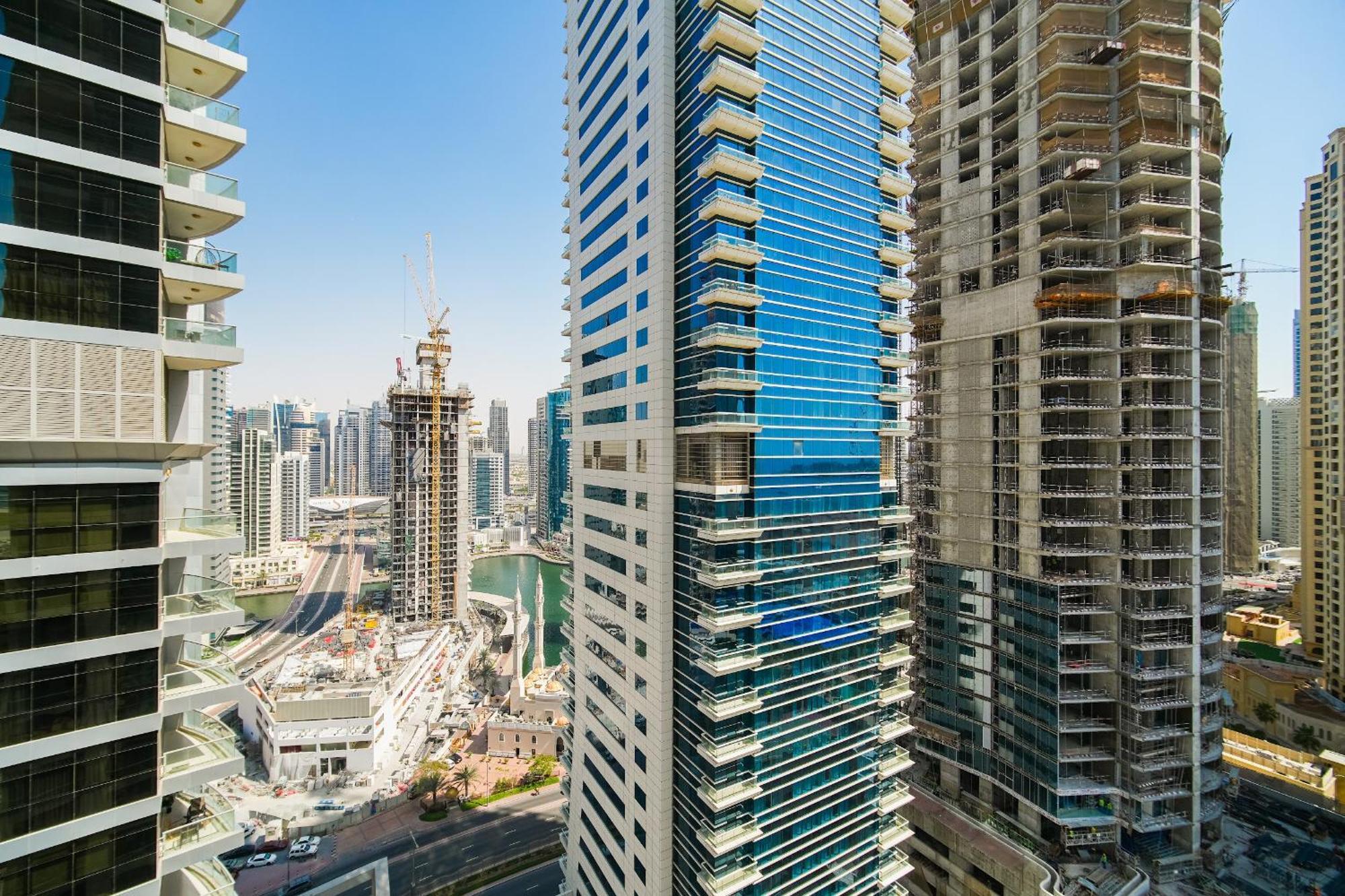 Walk To Jbr - Free Baby Gear - Marina View 2br With Terrace Apartamento Dubái