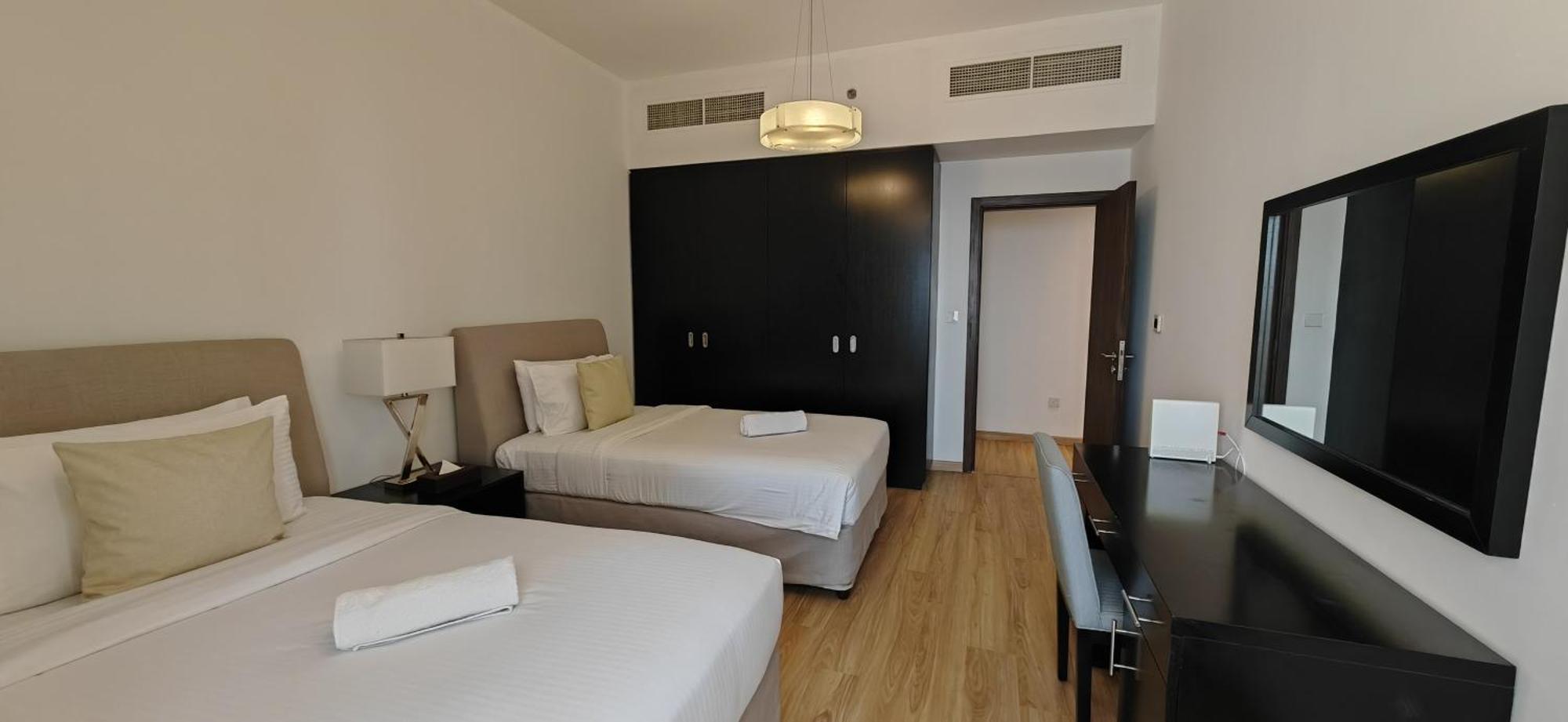 Lux 2br On Jbr Beach, Eye And Panoramic Sea Views By Sunkissed Homes Dubai