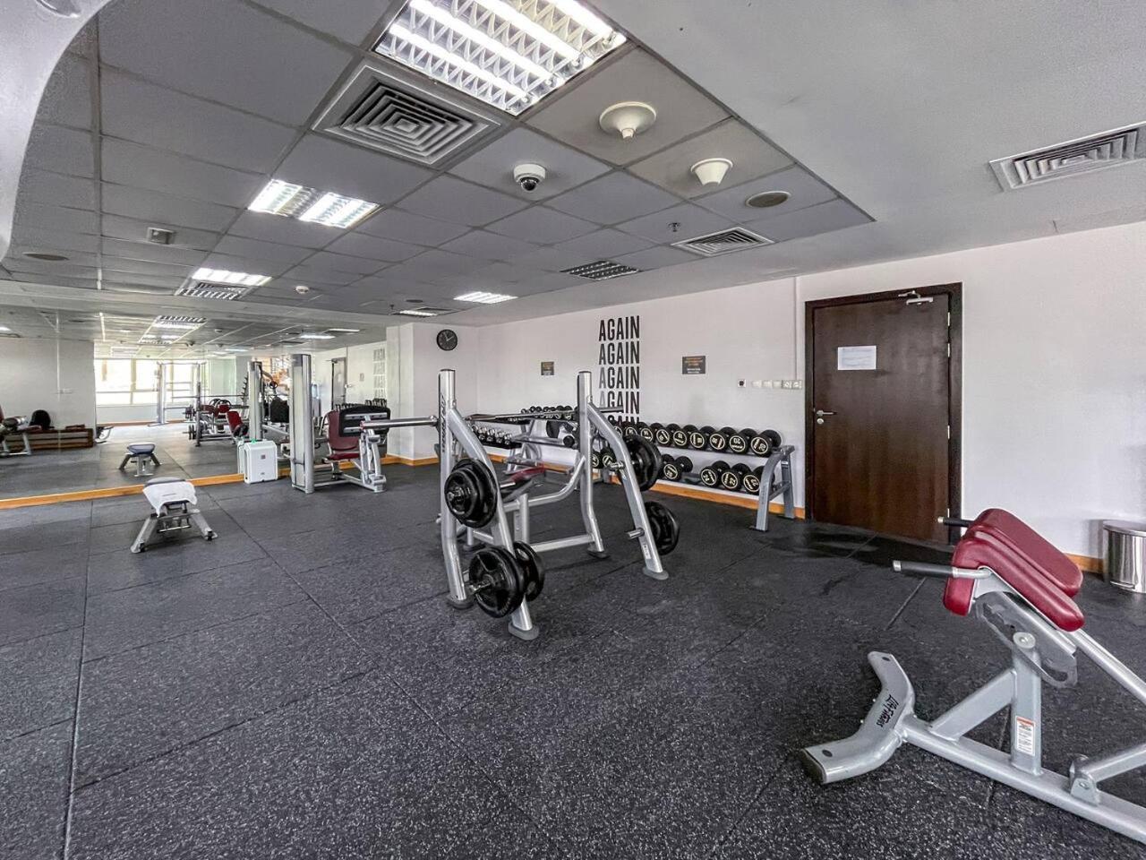 Luxurious 2 Bed Waterfront Living At Marina Quays Appartement *