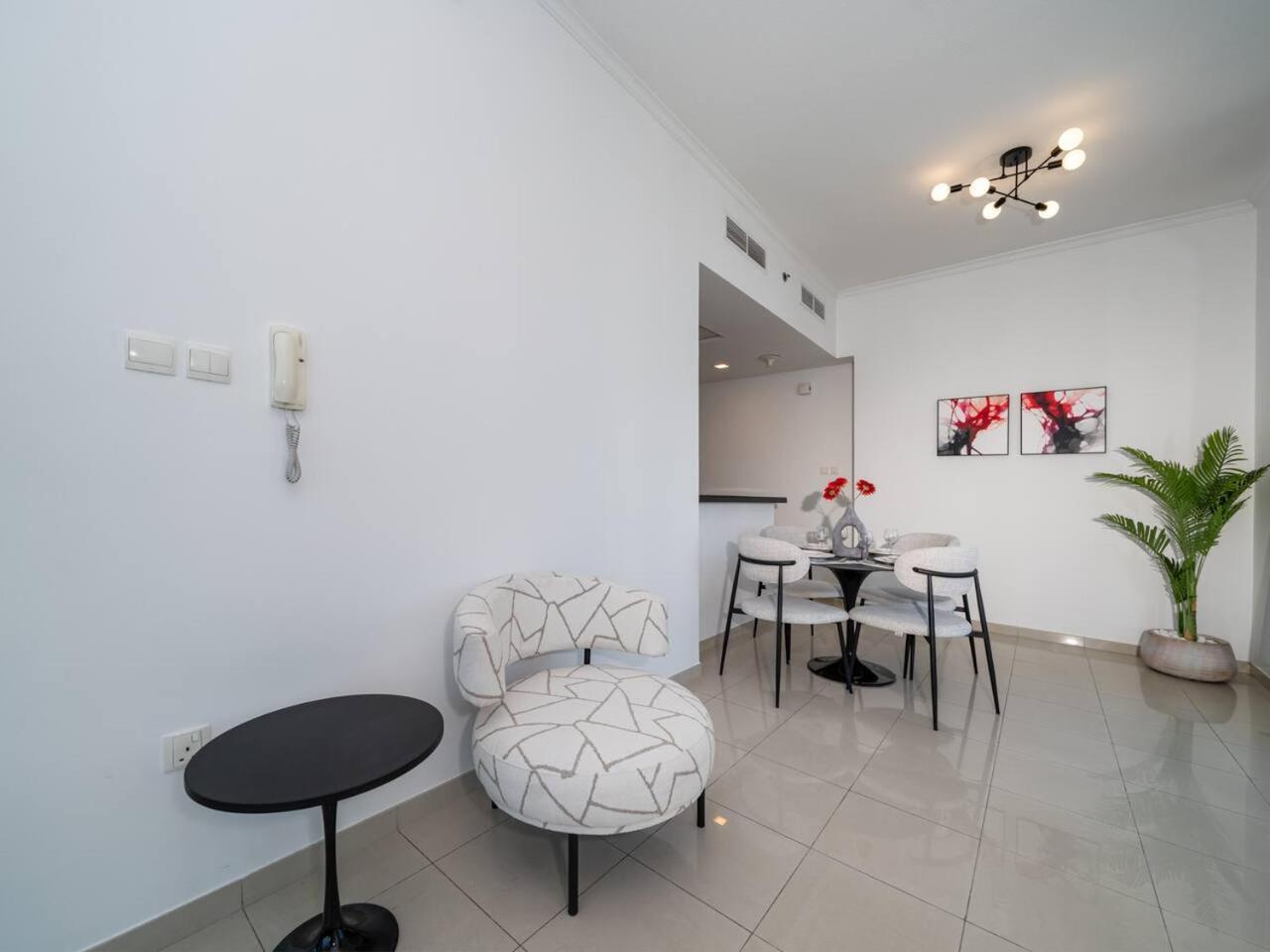 Elegant 1-bedroom Retreat With Marina Views * Dubaï
