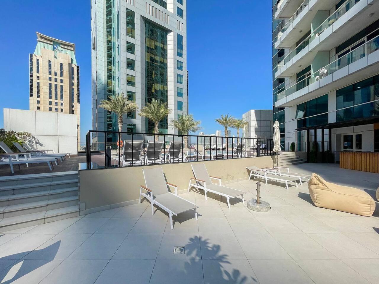 Elegant 1-bedroom Retreat With Marina Views Appartement *