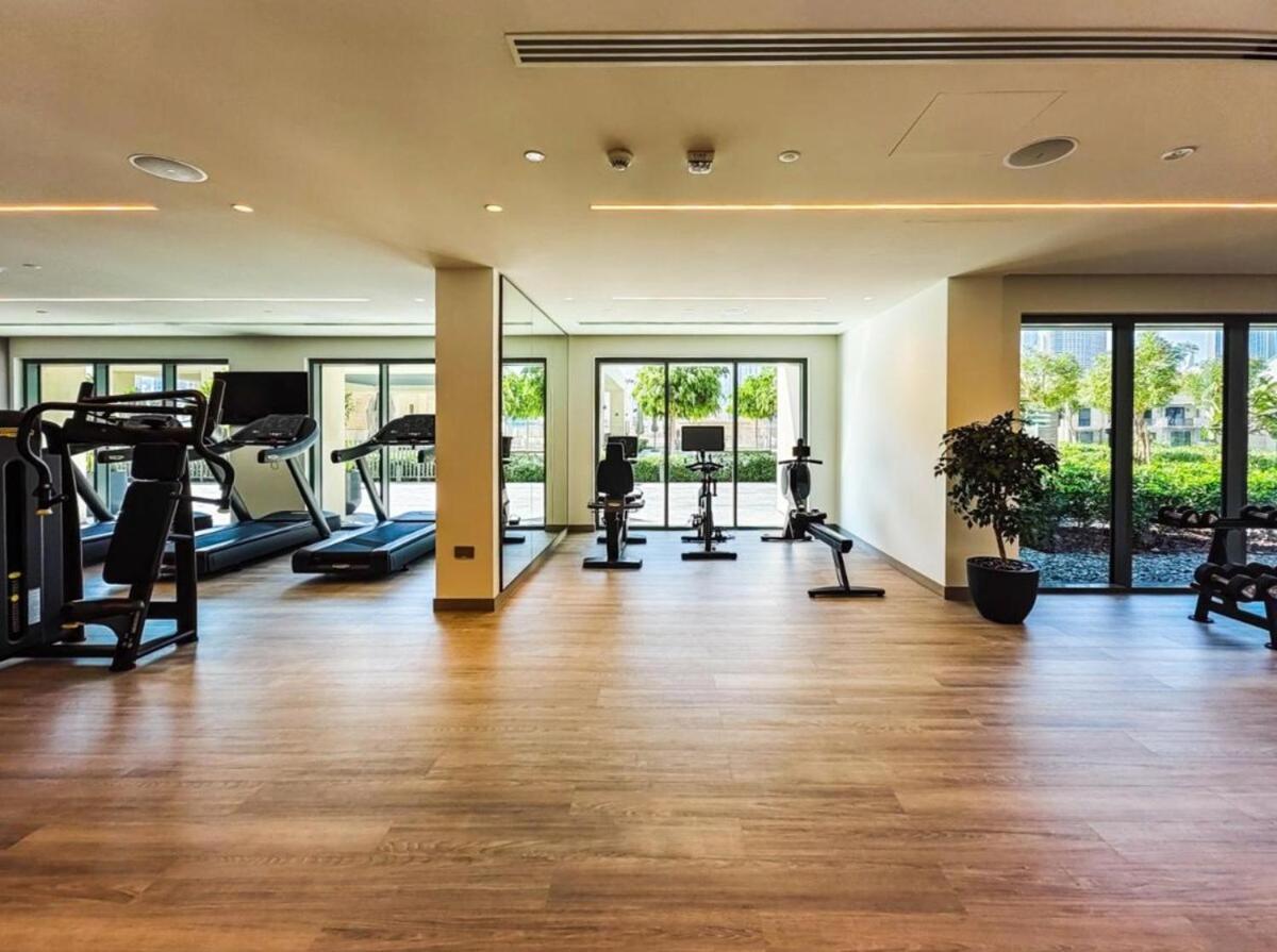 Lux With Full Burj View - 1 Min Mall Apartment