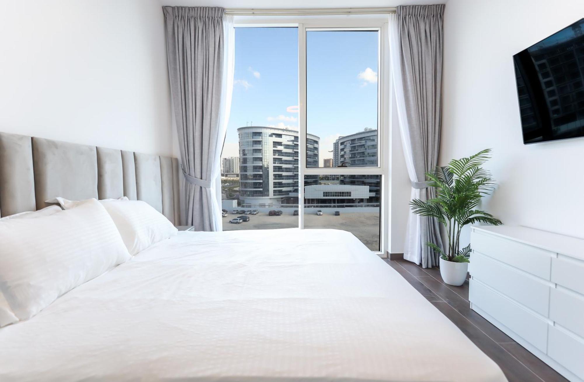 Elite Lux Homes - Luxury Retreat 1br Pool Gym In Arjan Apartment *