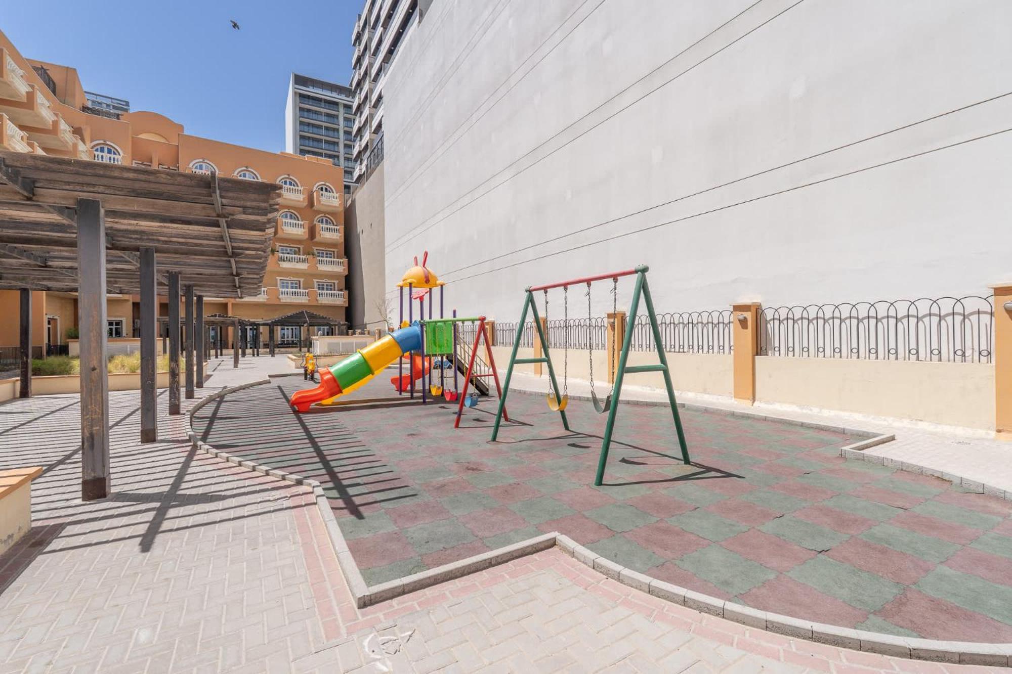 Appartement A Wonderful 2 Bedroom In Jvc With Terrace Dubaï