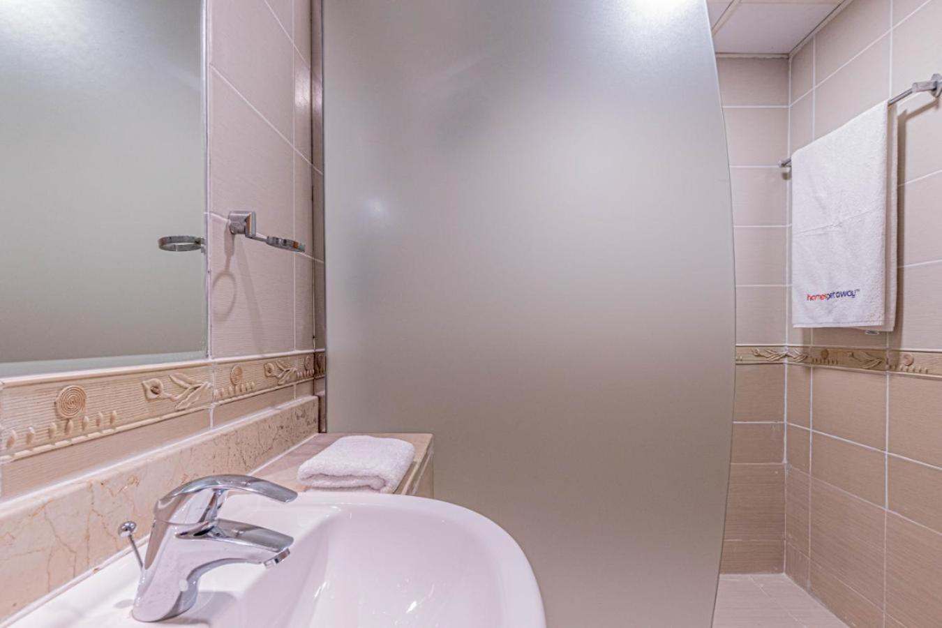Prime 1br At Global View Walk To The Metro Appartement Dubaï