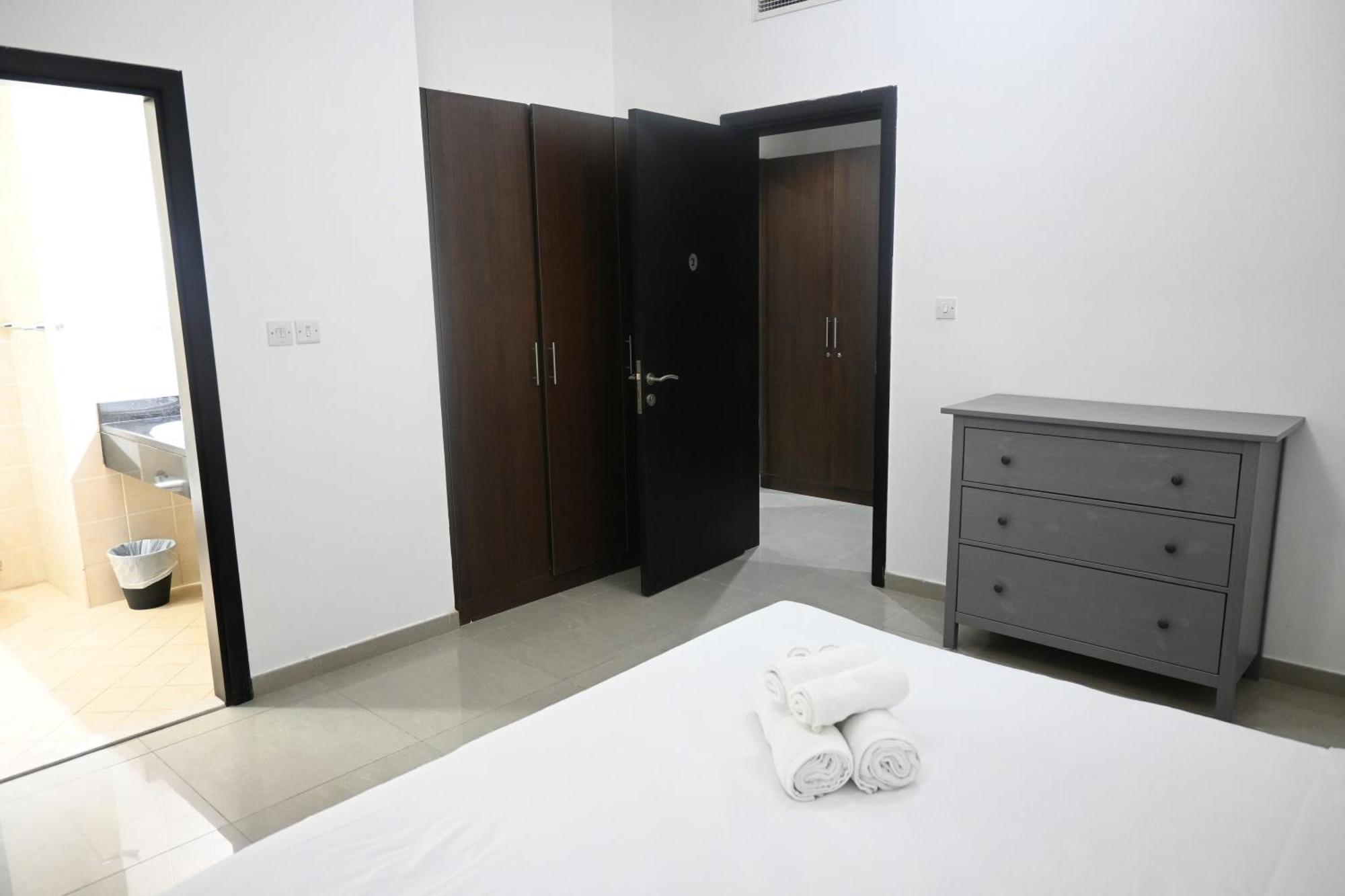 Apartemen Marina Wharf With A View! Great For Groups! Near The Beach, Many Activities Dubai