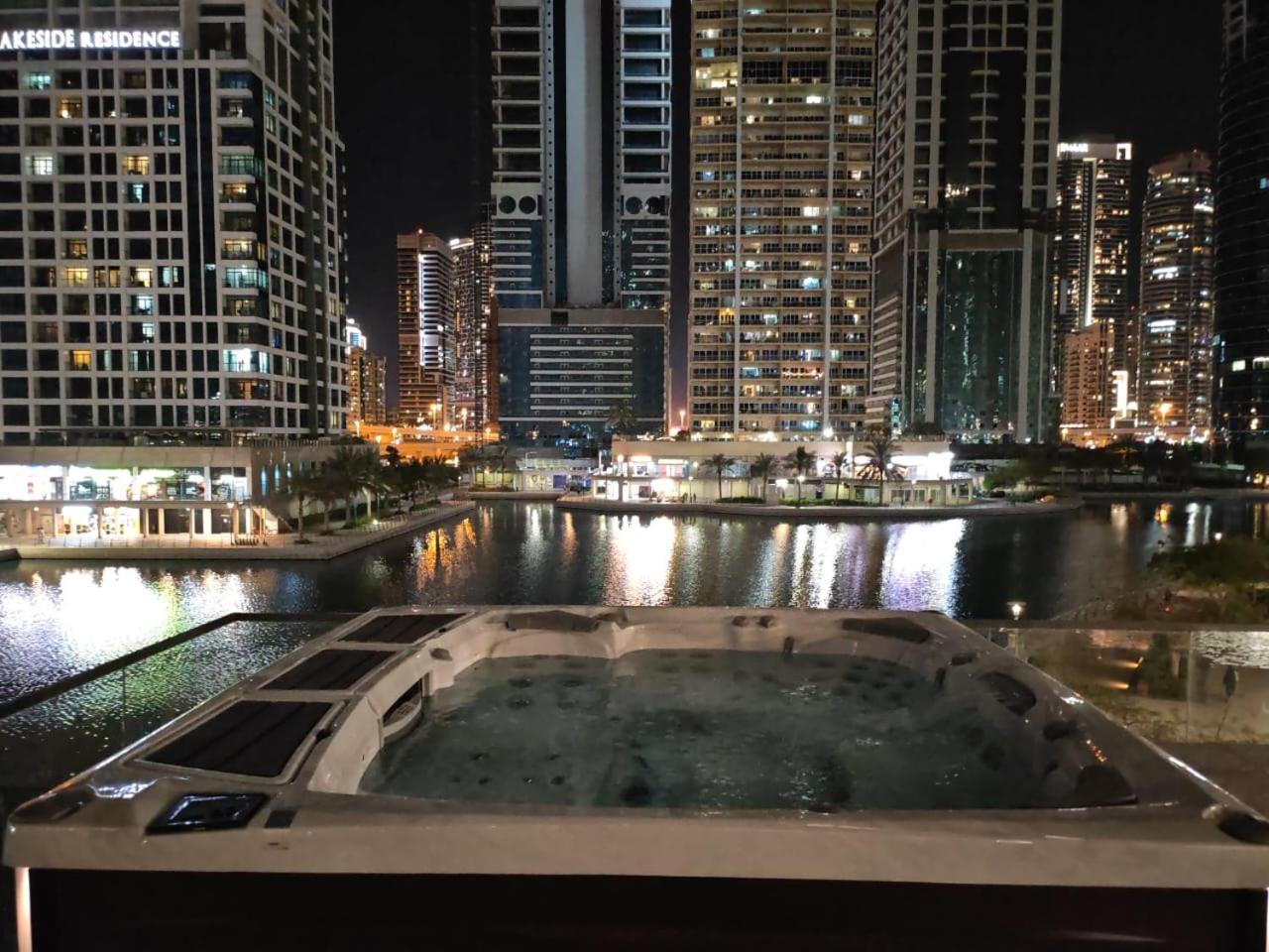 Brand New Luxury One Bedroom Appartement *