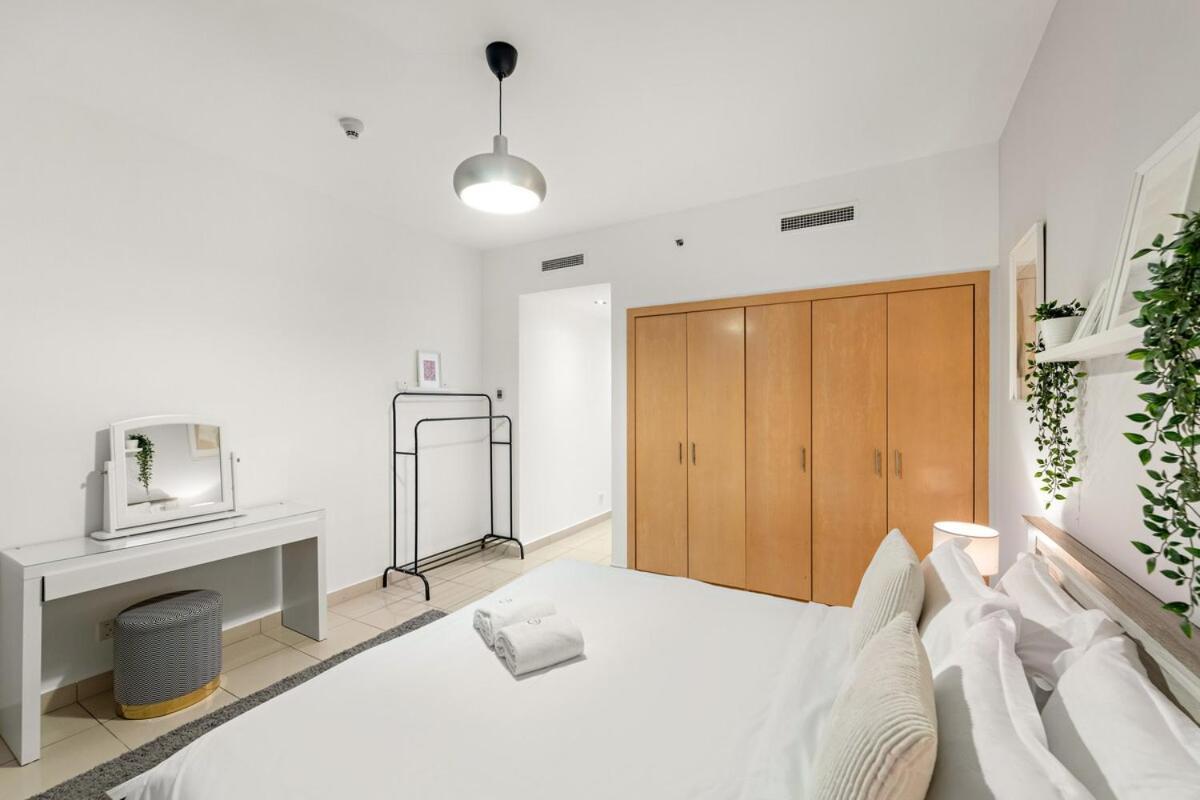 Appartement First Class 2br Elegant Urban Retreat Dubaï